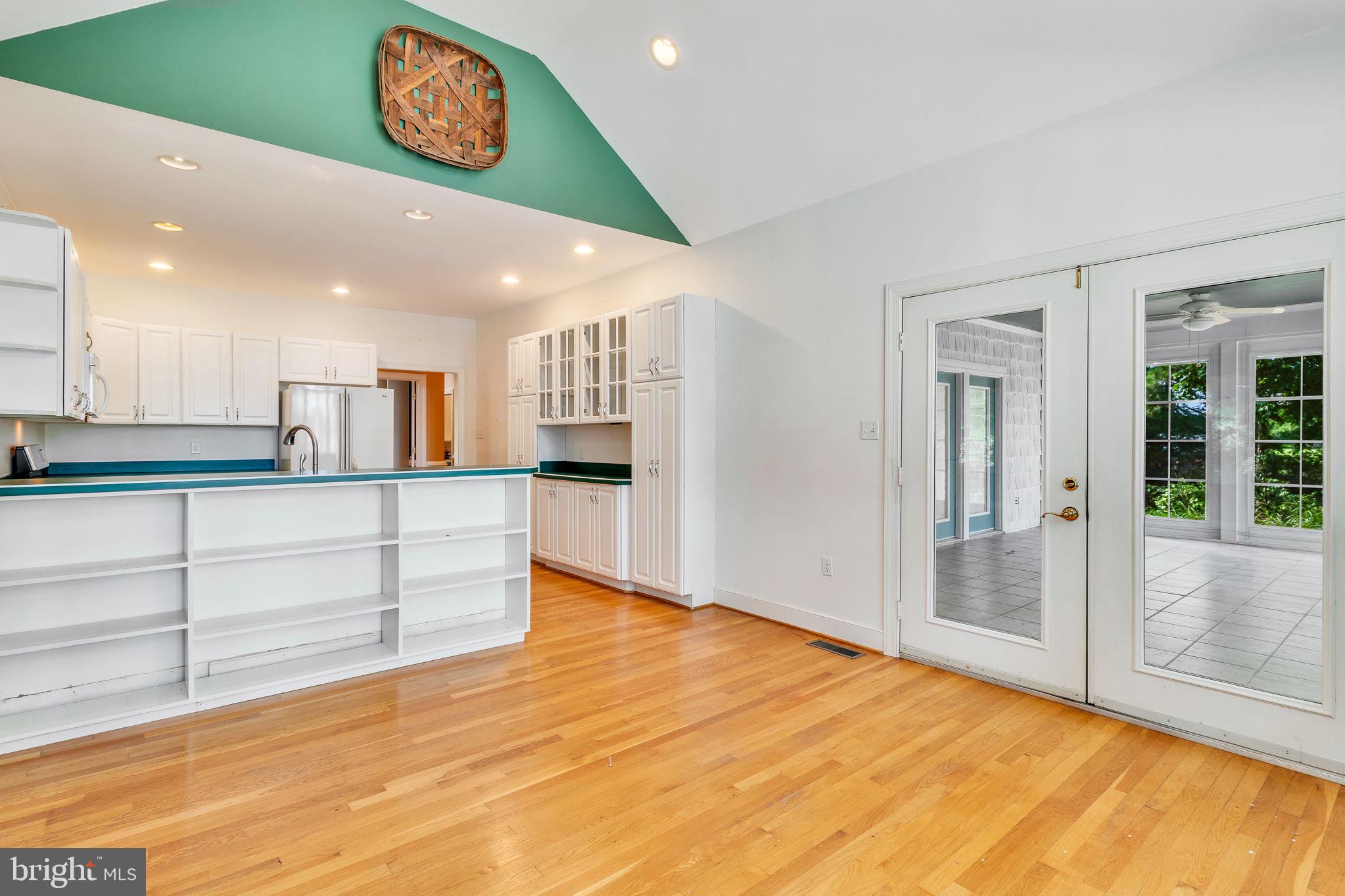 LAGRANGE ESTATES - Residential