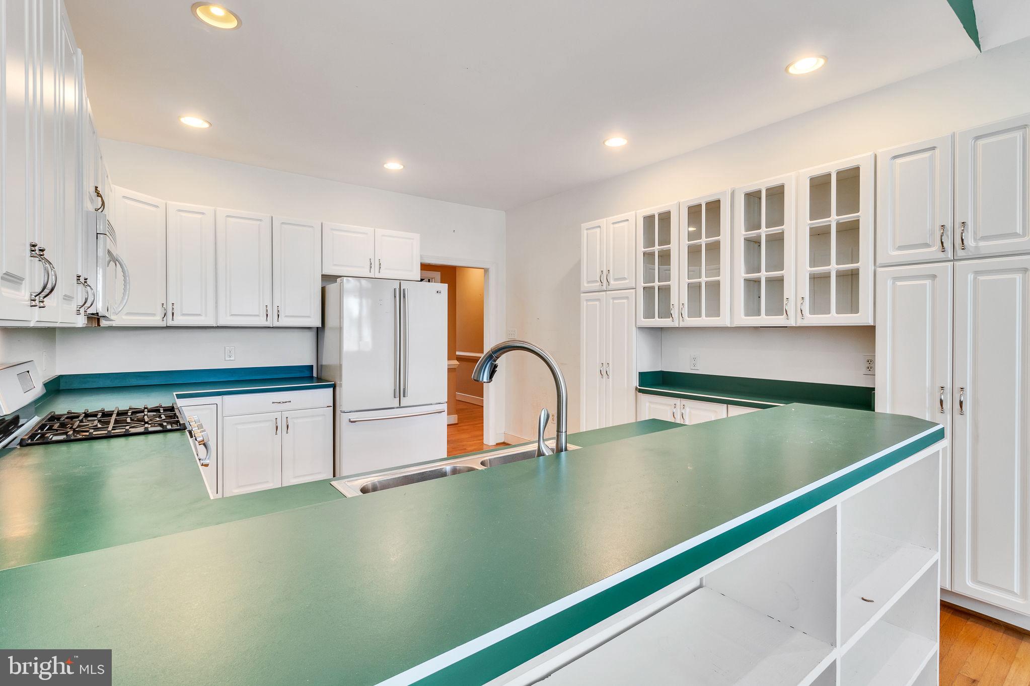 LAGRANGE ESTATES - Residential