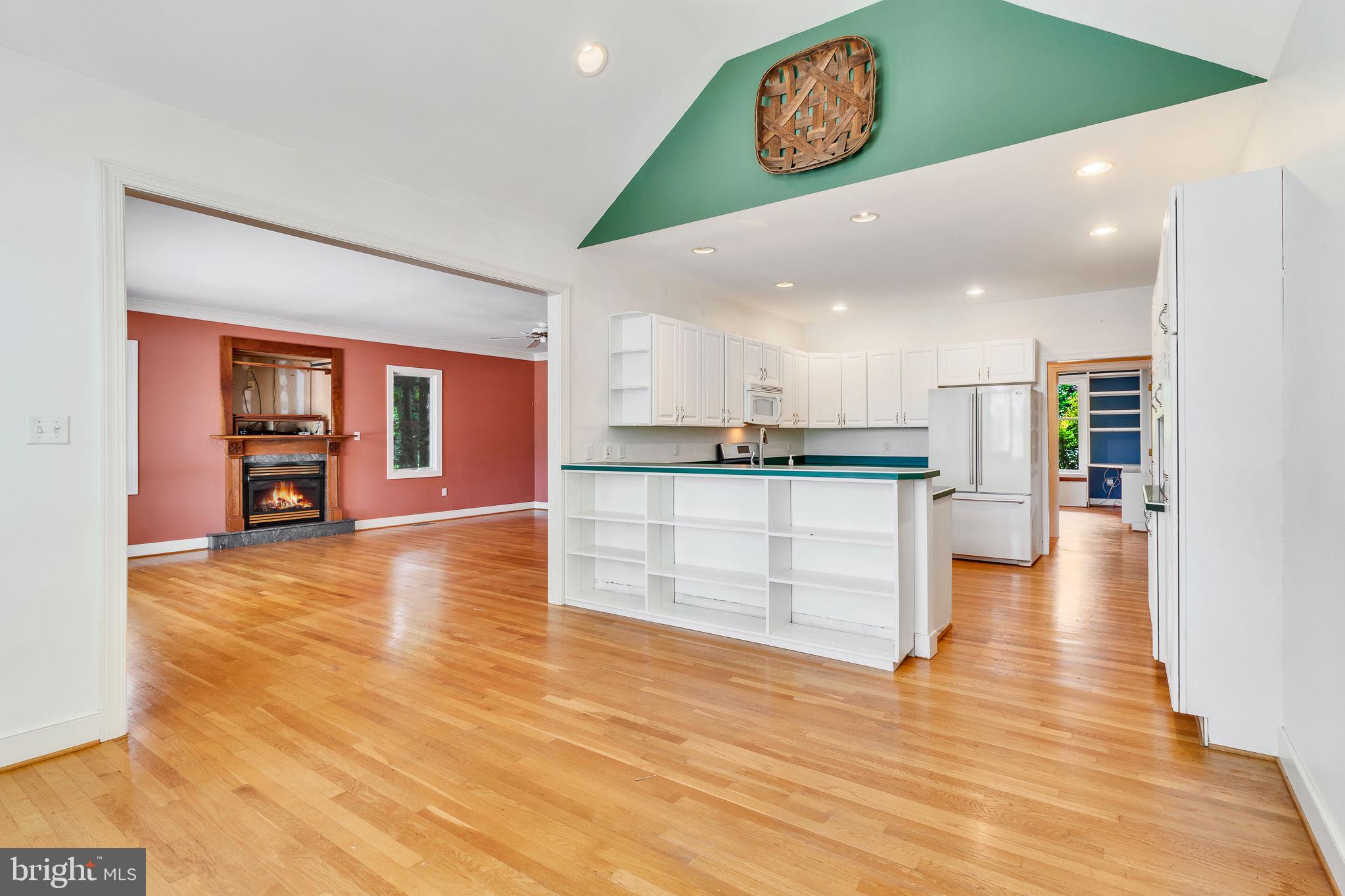 LAGRANGE ESTATES - Residential