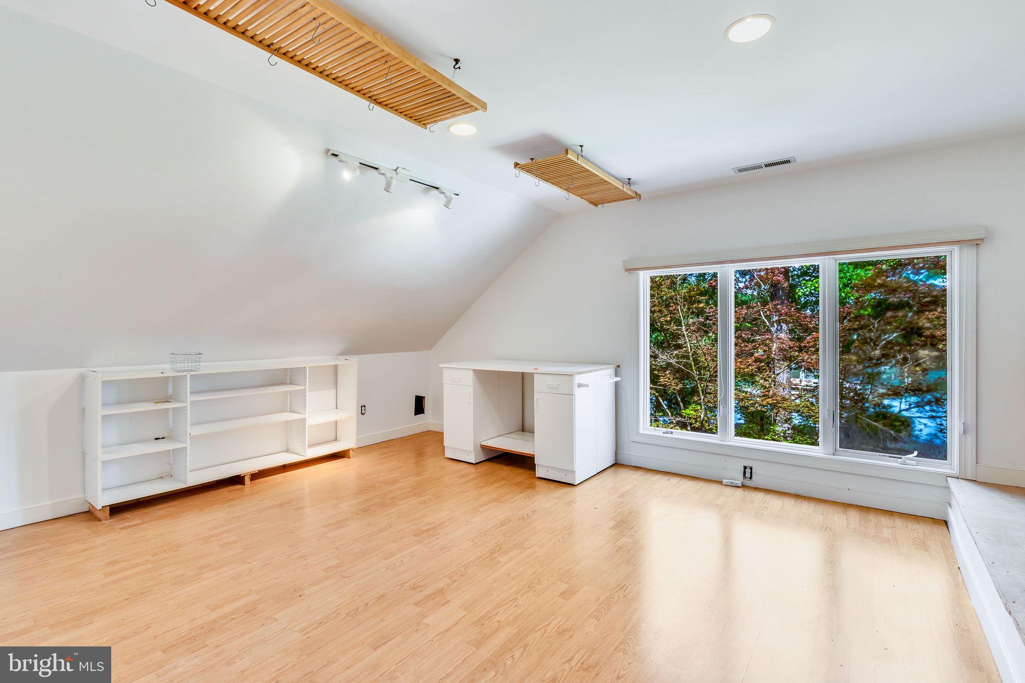 LAGRANGE ESTATES - Residential