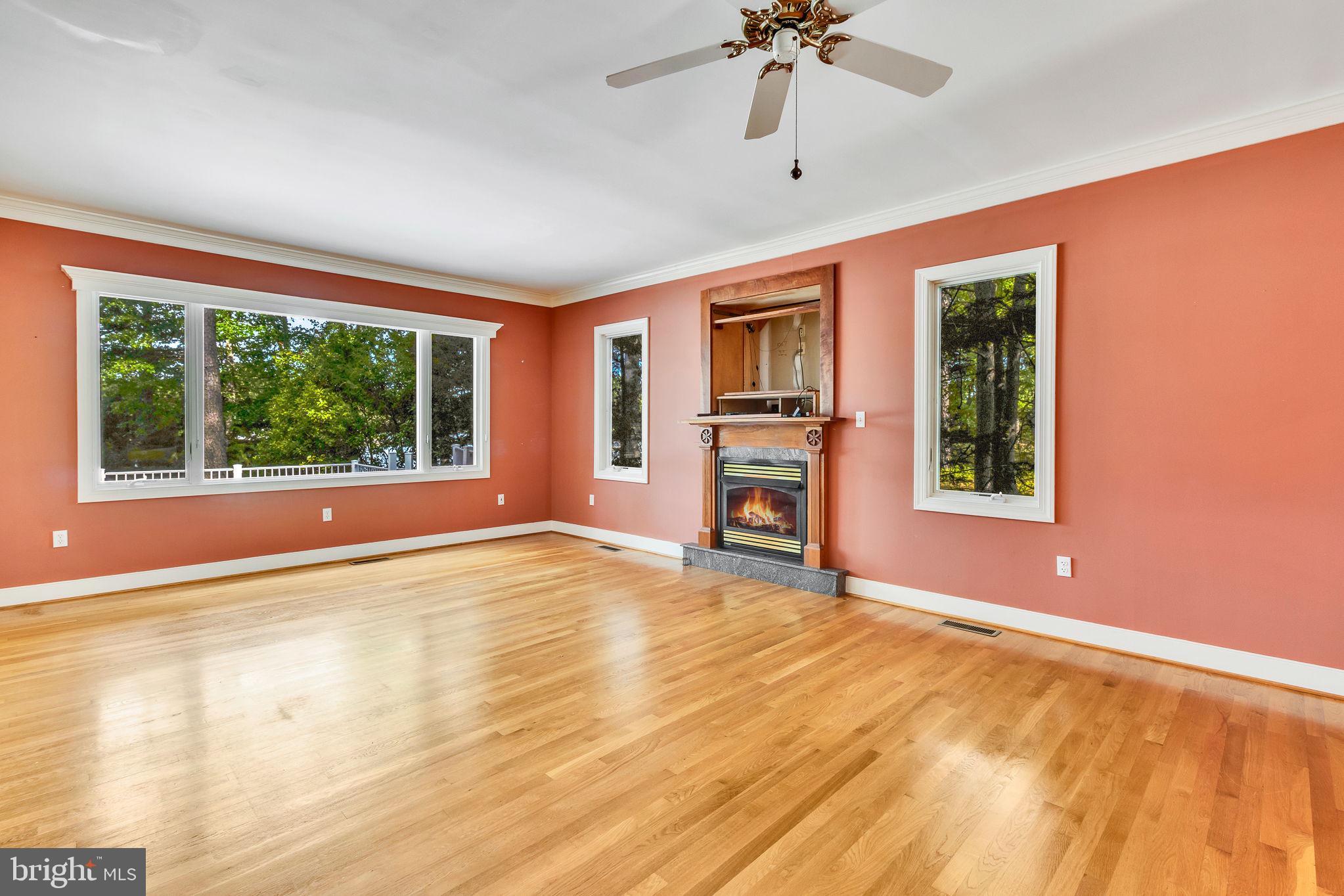 LAGRANGE ESTATES - Residential