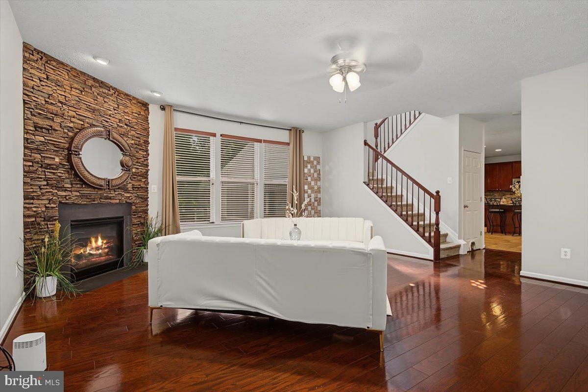 TOWNSEND VILLAGE IL - Residential