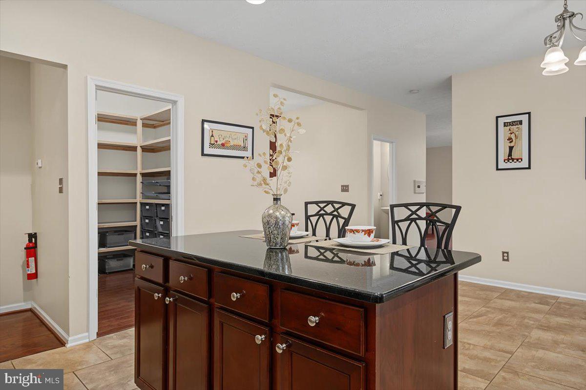 TOWNSEND VILLAGE IL - Residential