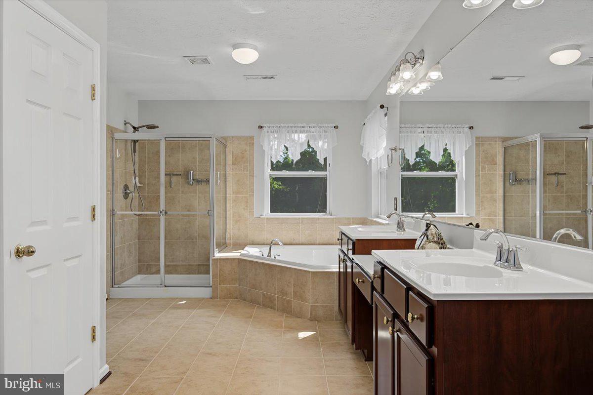 TOWNSEND VILLAGE IL - Residential