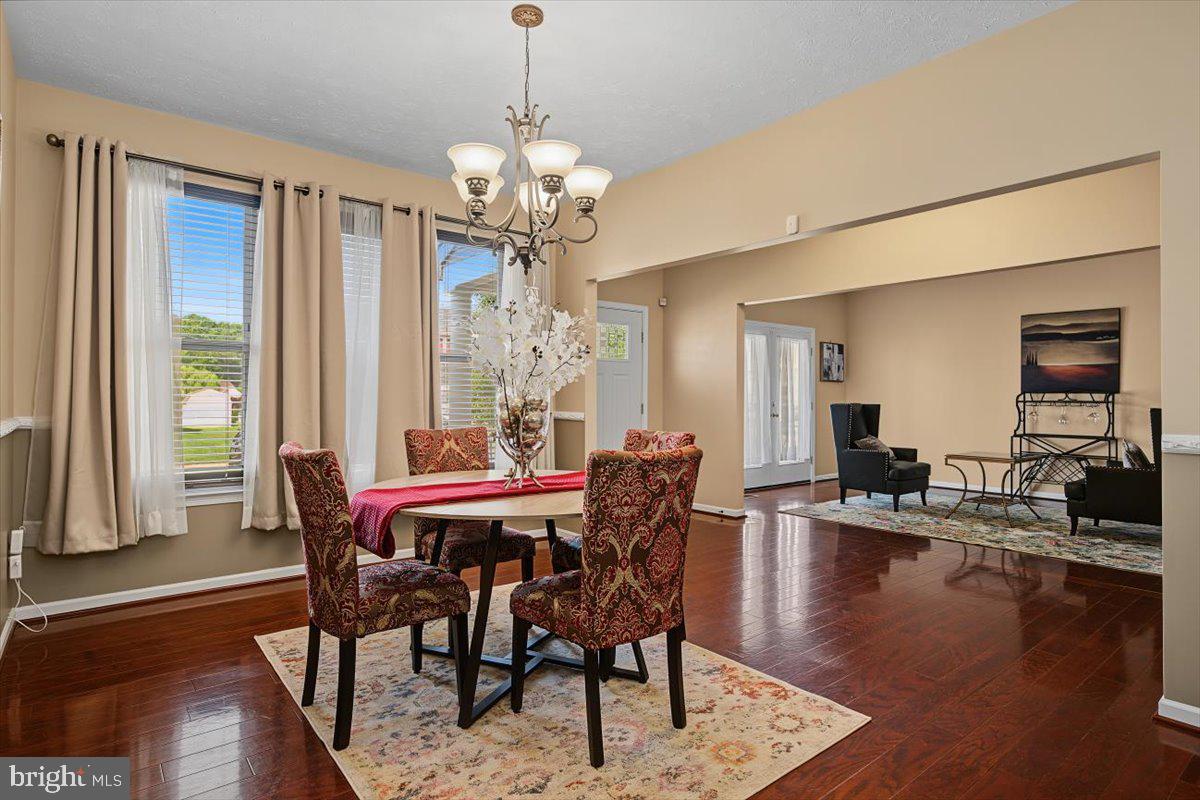 TOWNSEND VILLAGE IL - Residential
