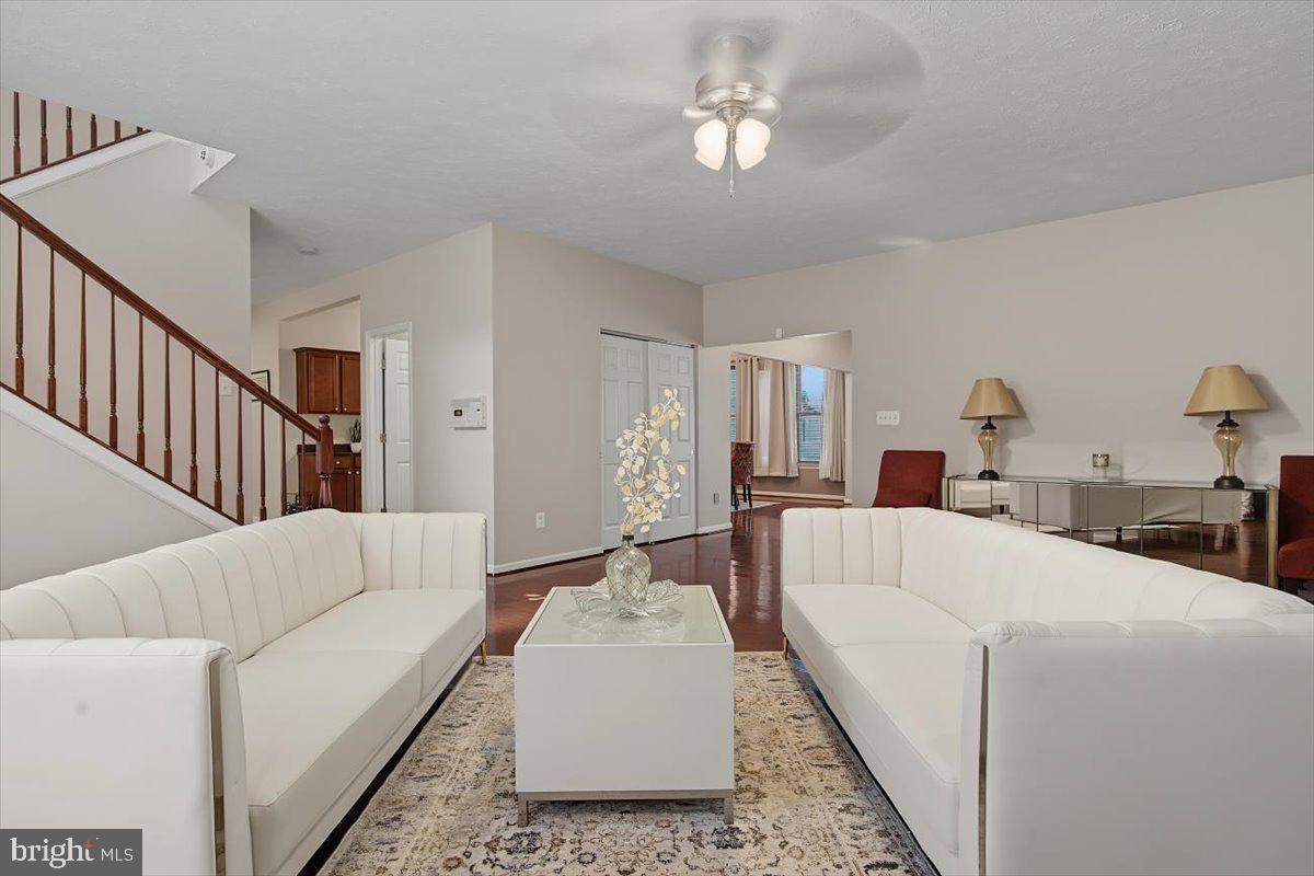 TOWNSEND VILLAGE IL - Residential