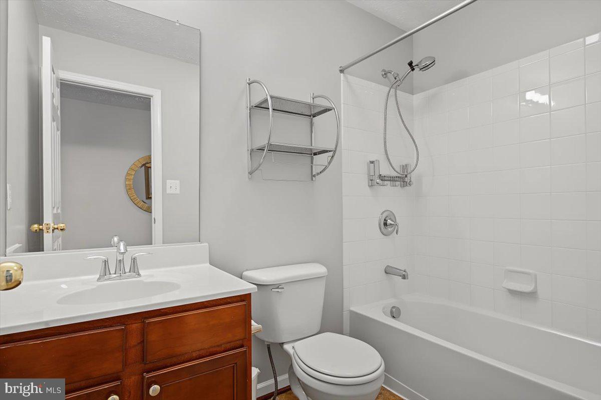 TOWNSEND VILLAGE IL - Residential