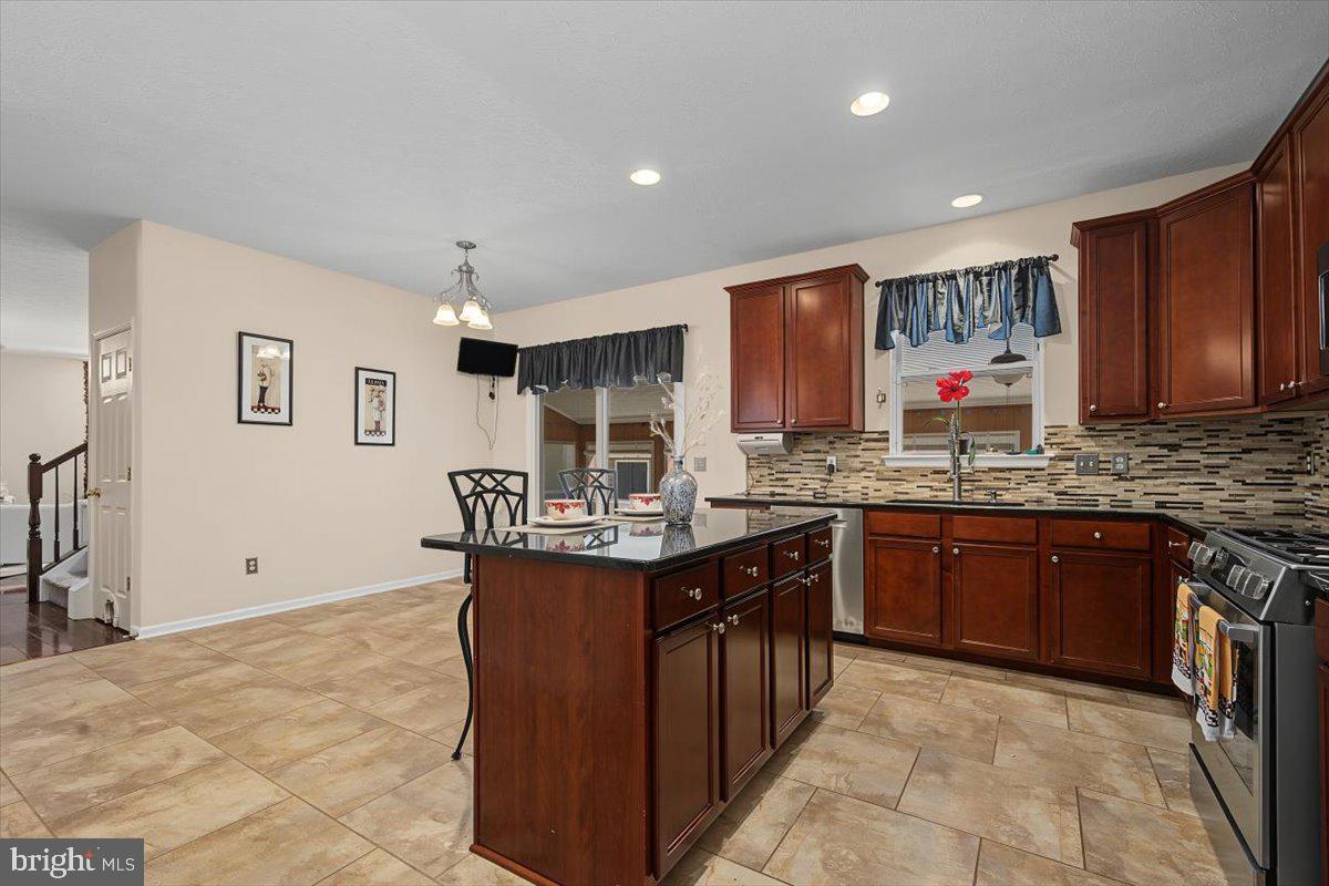 TOWNSEND VILLAGE IL - Residential
