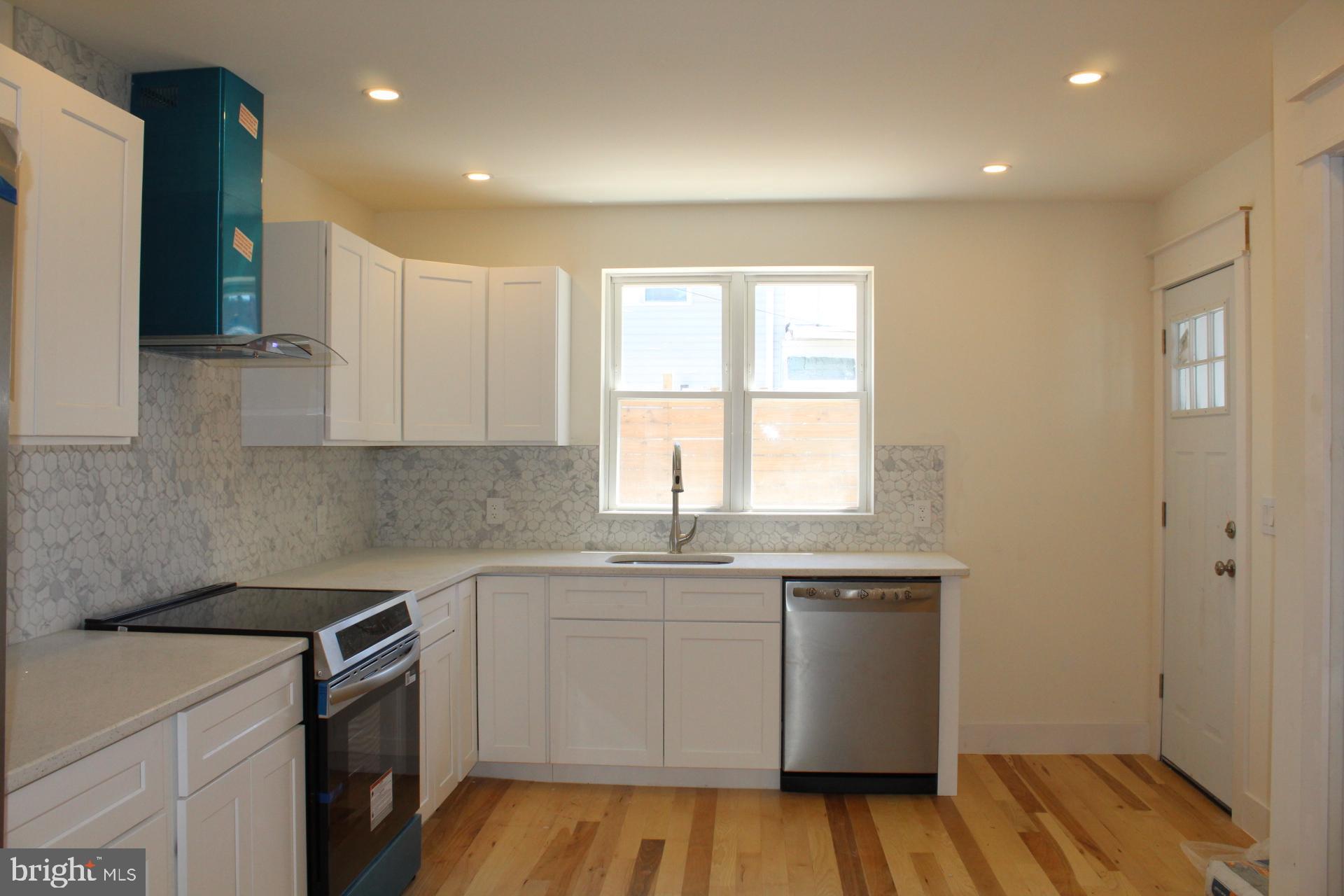 PORT RICHMOND - Residential