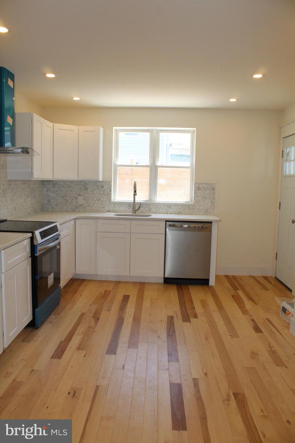 PORT RICHMOND - Residential