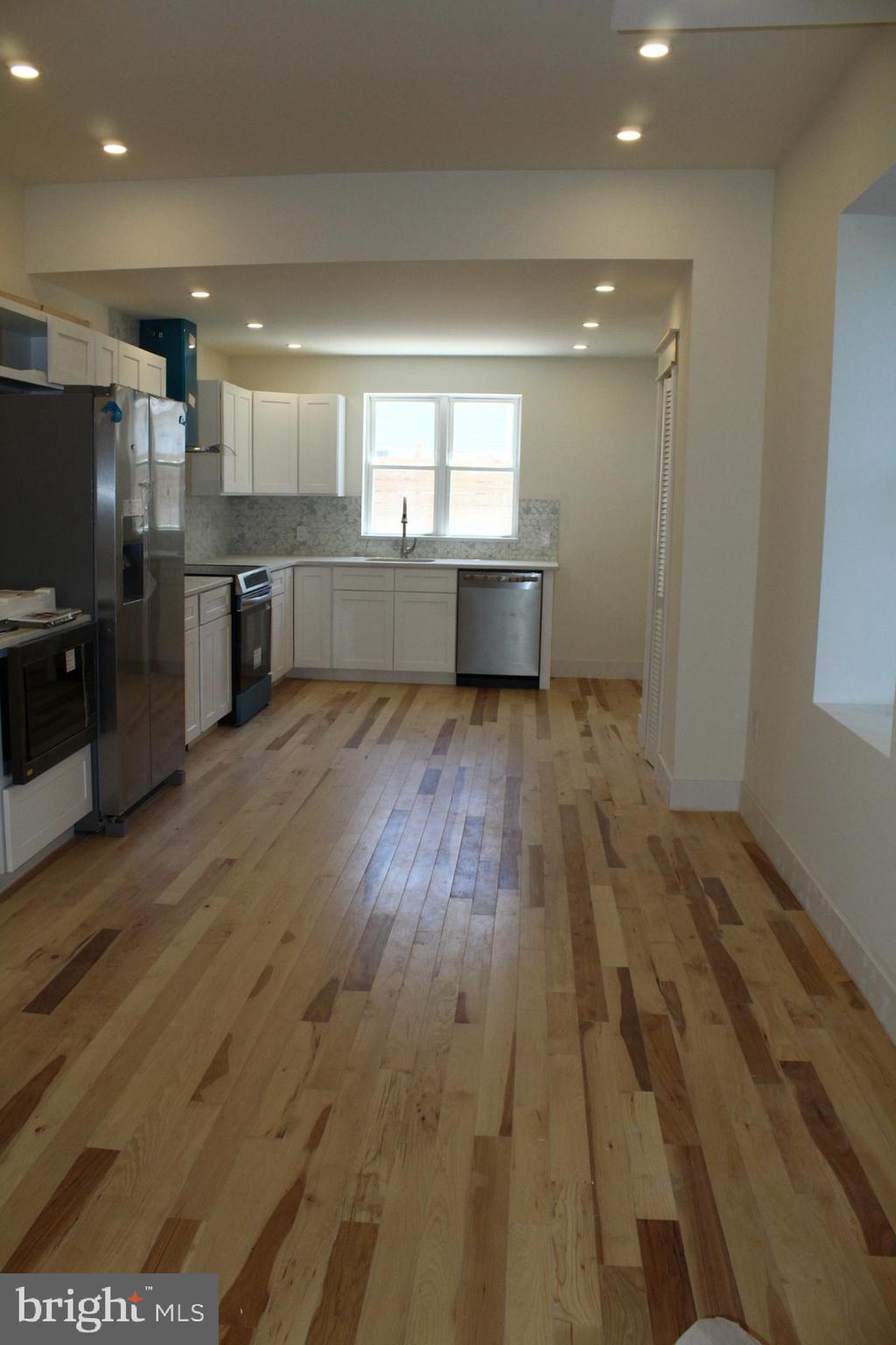 PORT RICHMOND - Residential