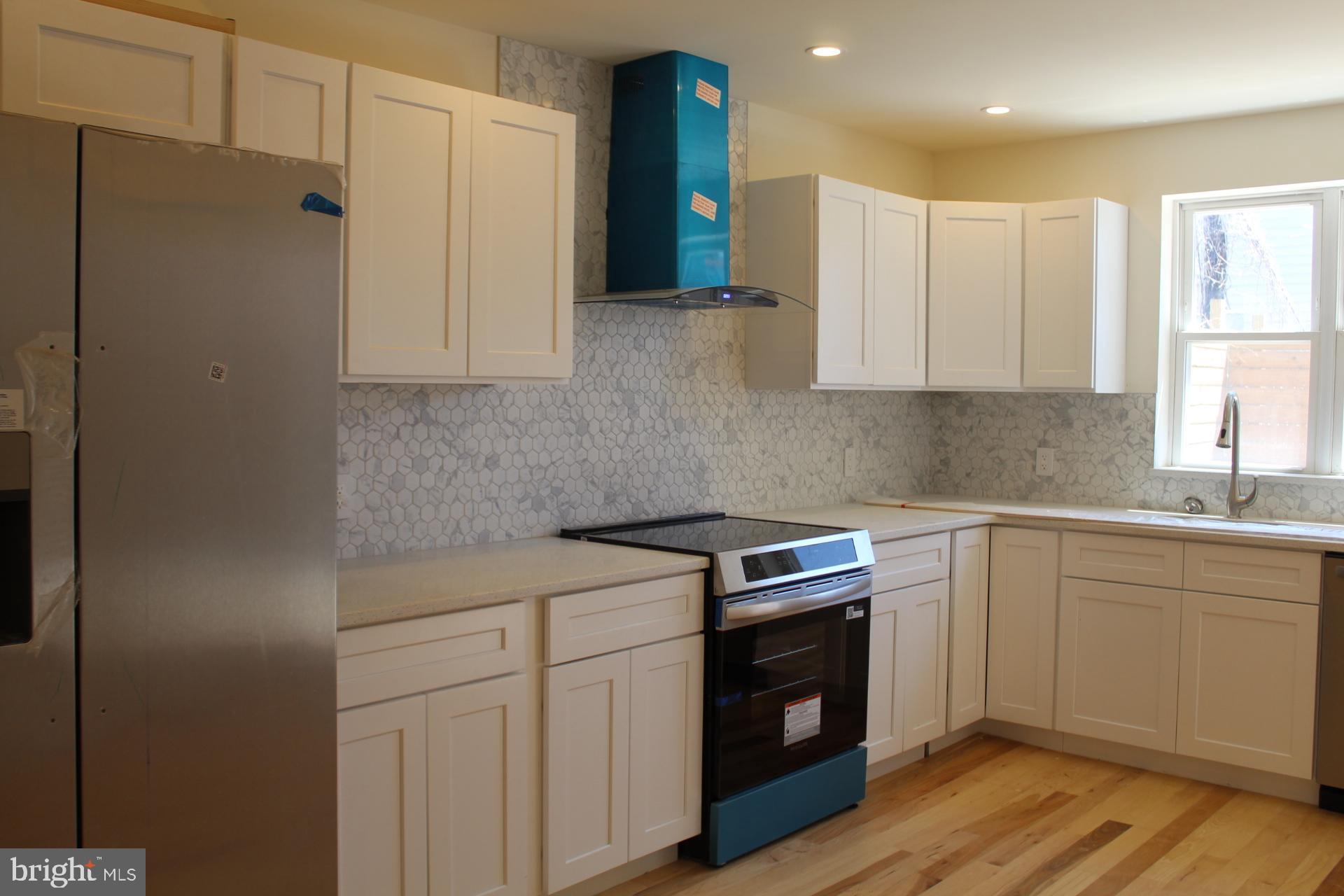 PORT RICHMOND - Residential