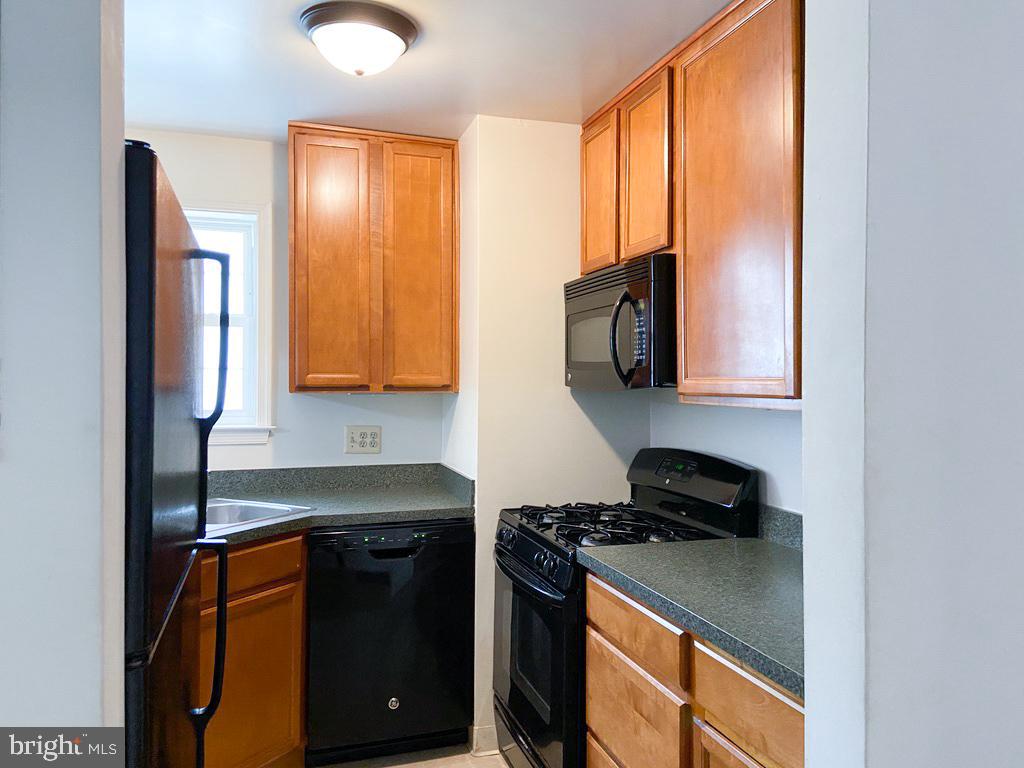 ROCK CREEK VILLAGE CONDOMINIUMS - Residential