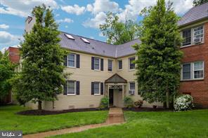 FABULOUS 1 BEDROOM, 1 BATH CONDO .  WASHER AND DRYER IN UNIT.  ALL UTILITIES INCLUDED IN THE CONDO FEE. GLEAMING HARDWOOD FLOORS. UPDATE KITCHEN. PET FRIENDLY.  PERFECT LOCATION CLOSE TO AREA AMENITIES AND METRO. WALK TO DC LINE AND DOWNTOWN SILVER SPRING. PARKING INCLUDED.  A MUST SEE!
