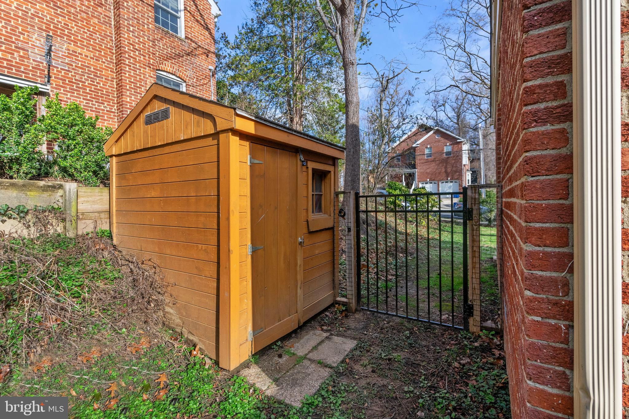 MILBURN TERRACE - Residential Lease