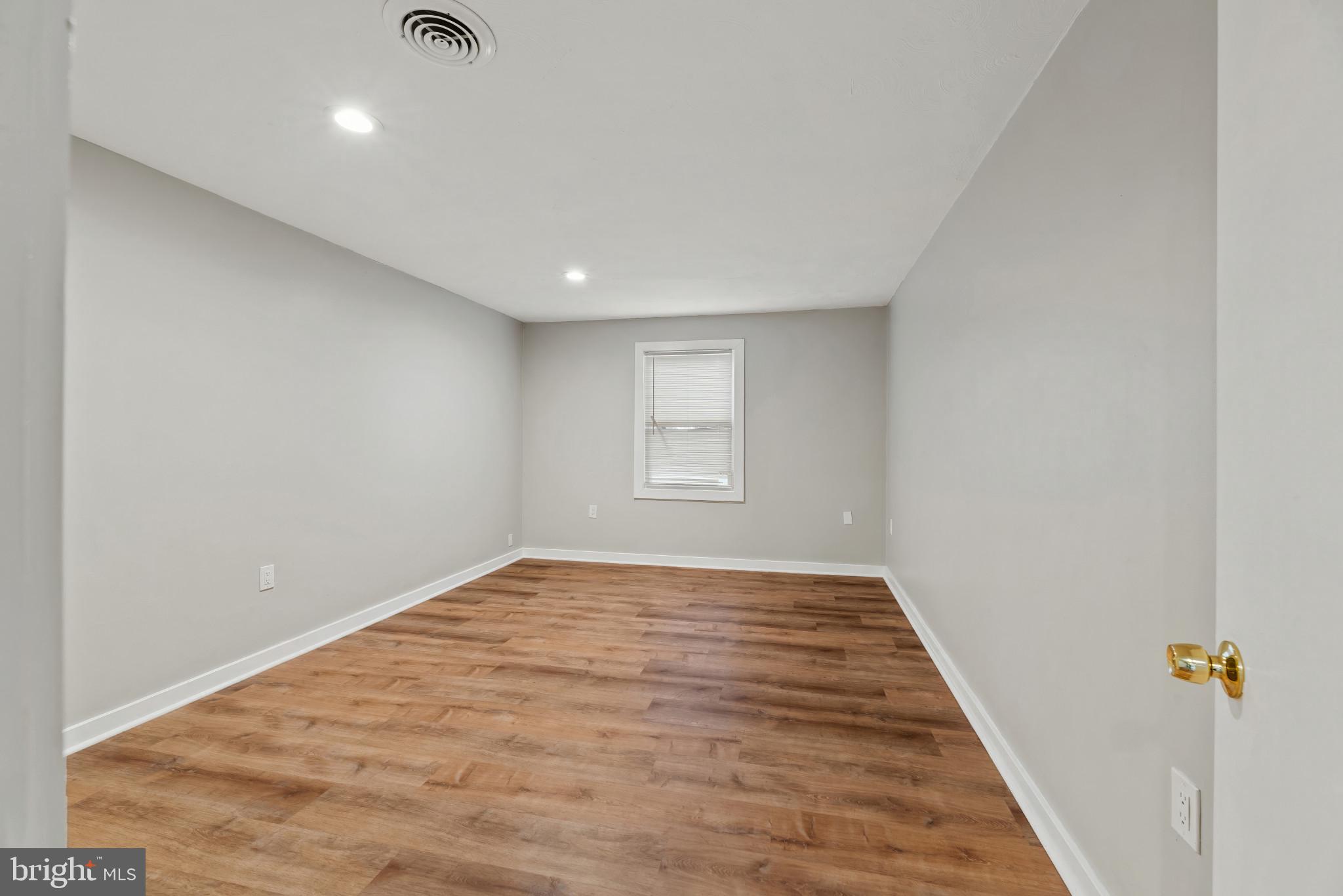 BRIGHTLEAF - Residential Lease