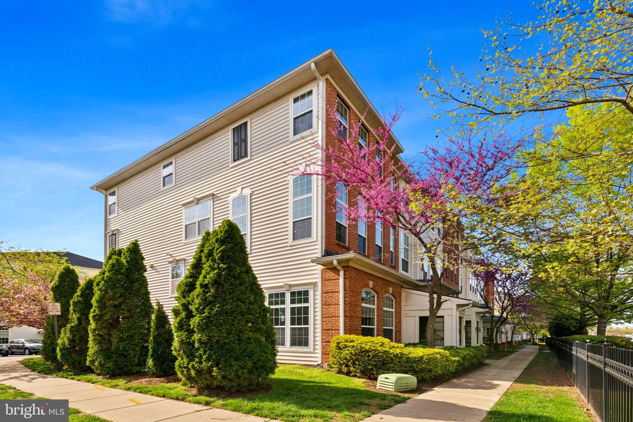 CENTREVILLE CROSSING - Residential