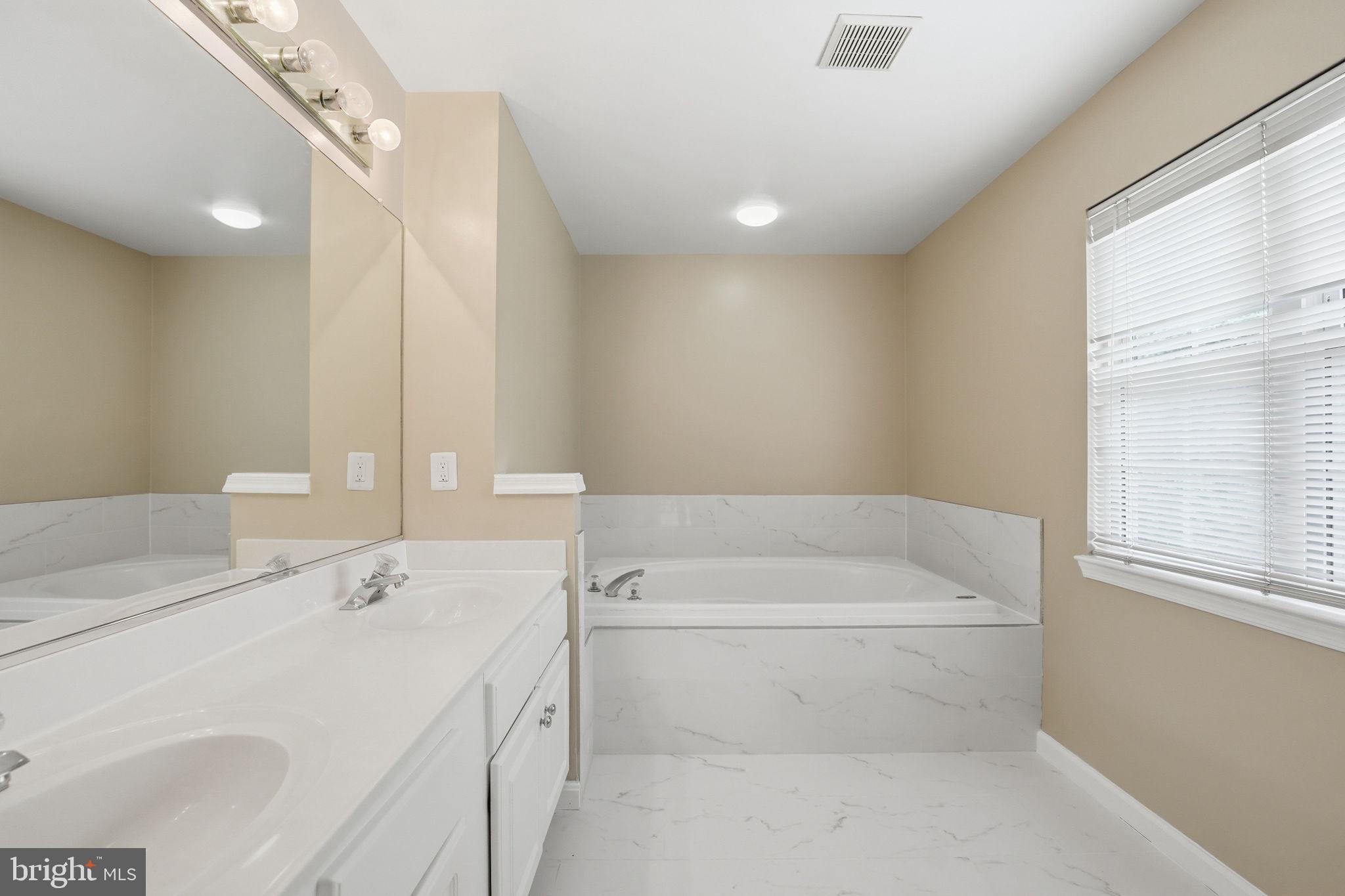 HIGHGROVE ESTATES - Residential