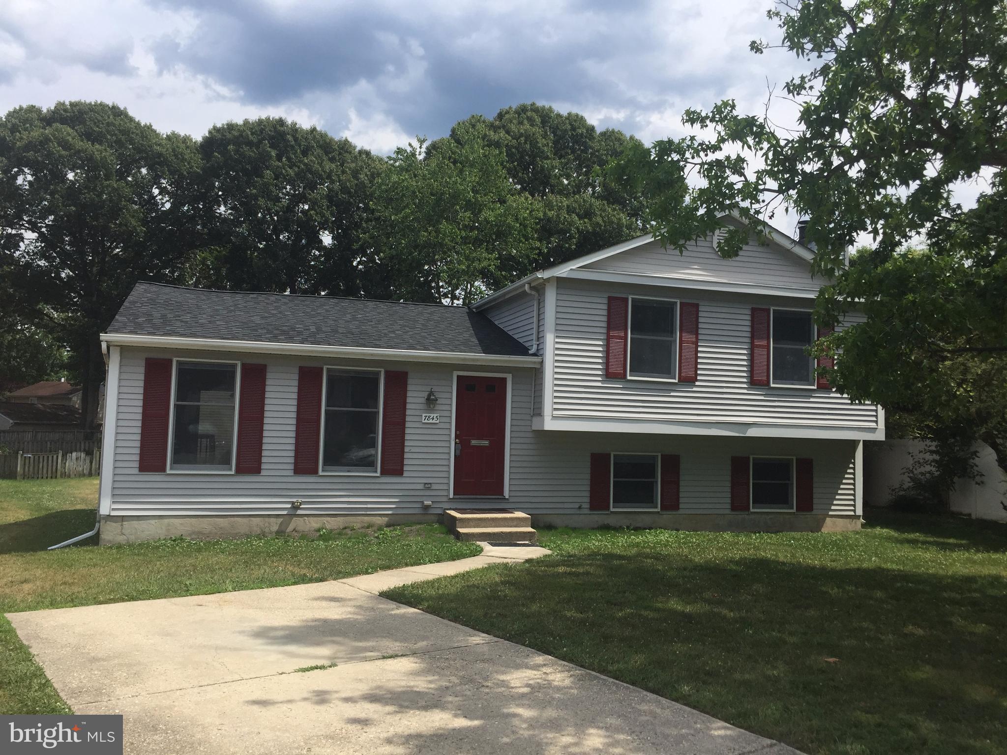 FANTASTIC 4 BR HOME ON CUL-DE-SAC**FRESH PAINT**NEW NEUTRAL CARPET & TILE THROUGHOUT**PREFER NO SMOKING AND NO PETS, WILL CONSIDER CASE BY CASE THOUGH**