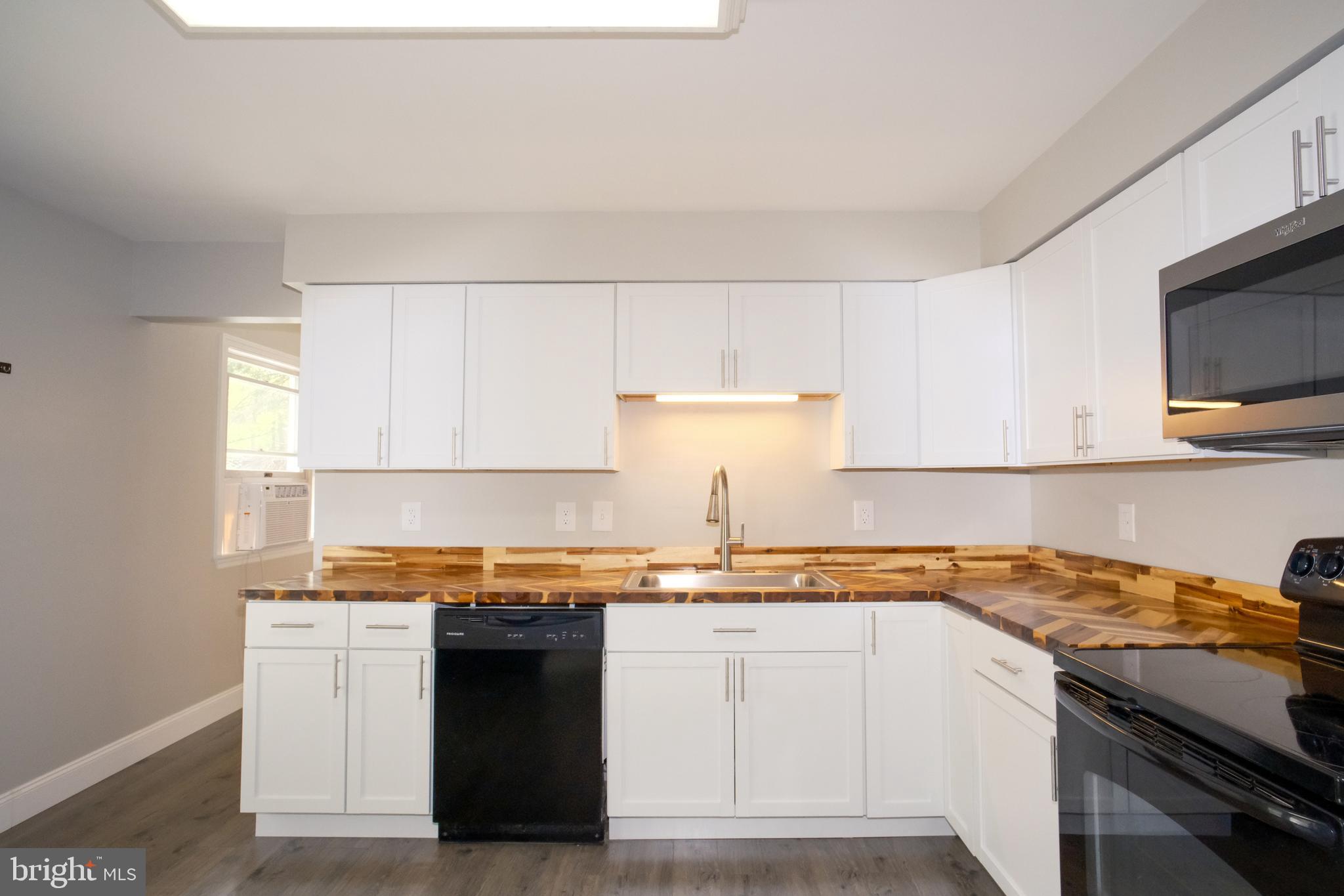 KNOBLEY ESTATES - Residential