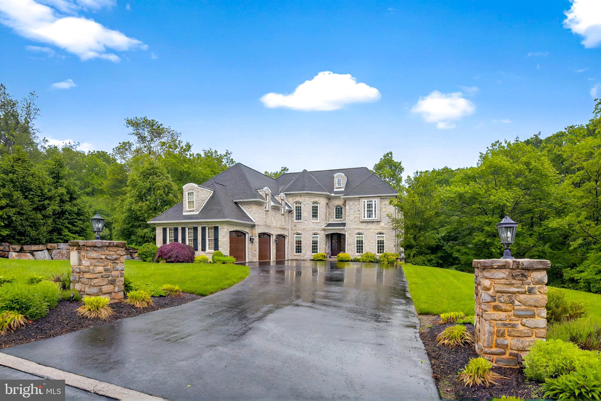 PINEHURST HILLS - Residential