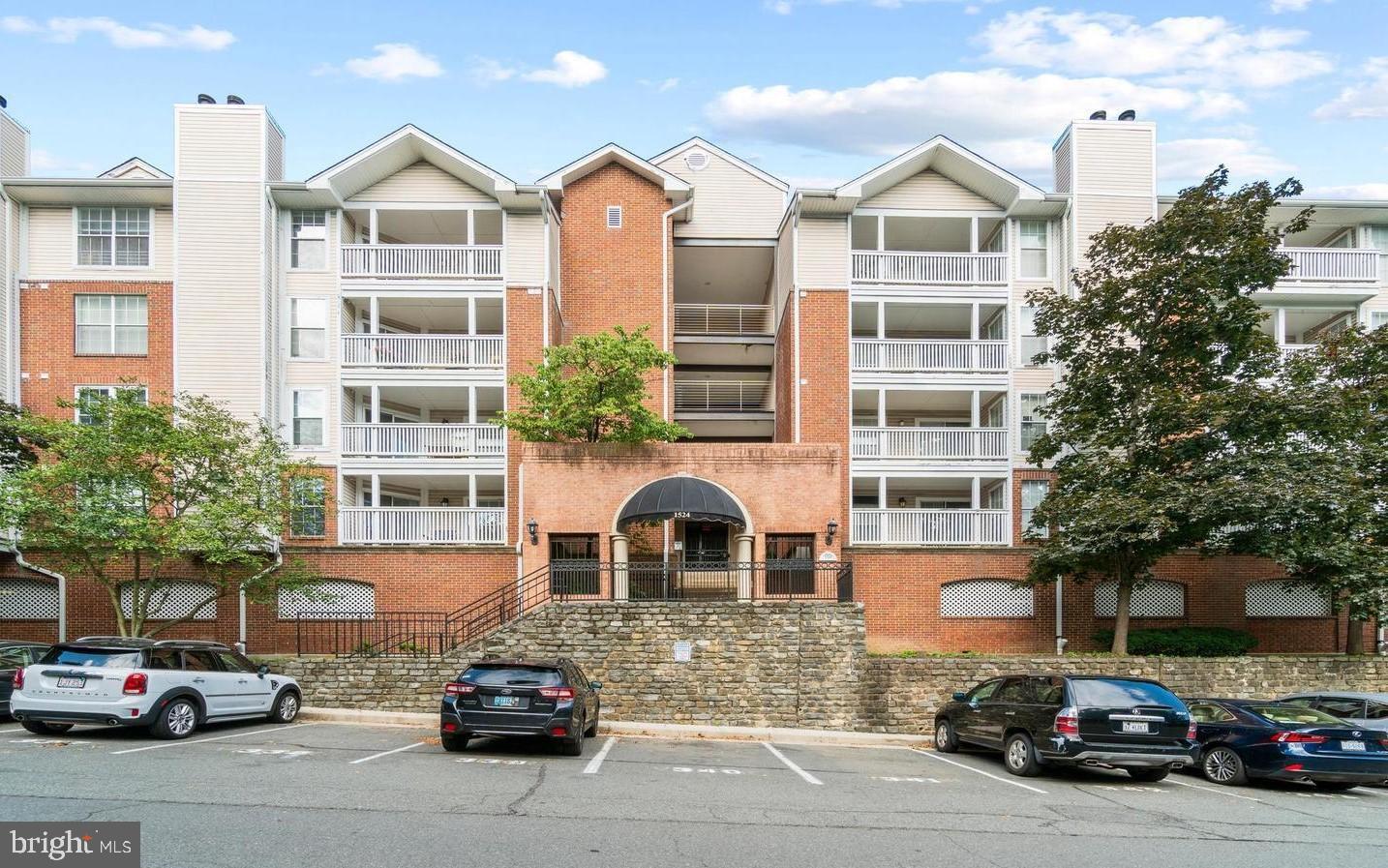 FOUNTAINS AT MCLEAN - Residential Lease