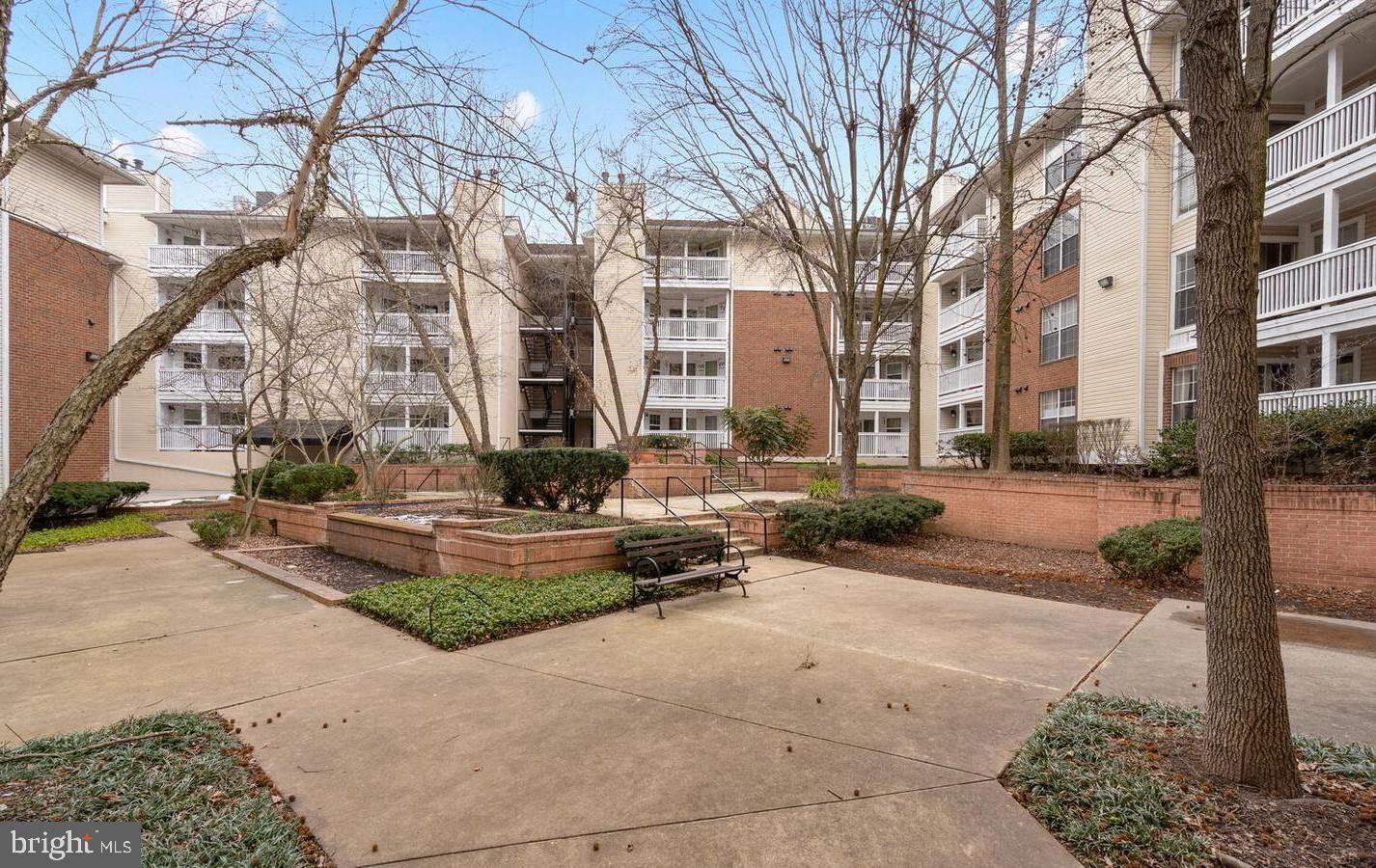 FOUNTAINS AT MCLEAN - Residential Lease