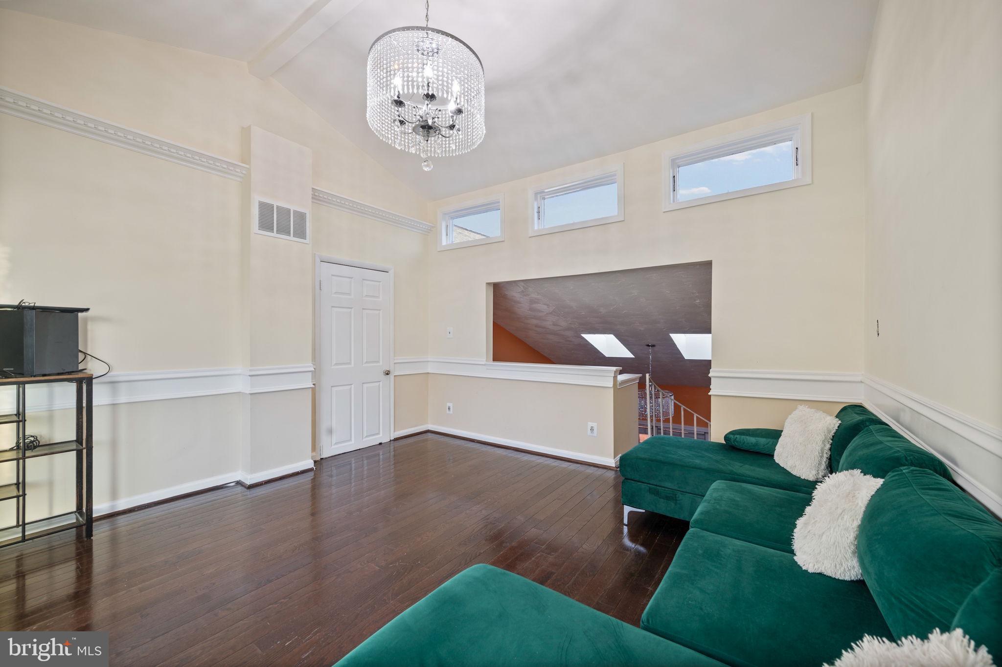 ROSEDALE - Residential