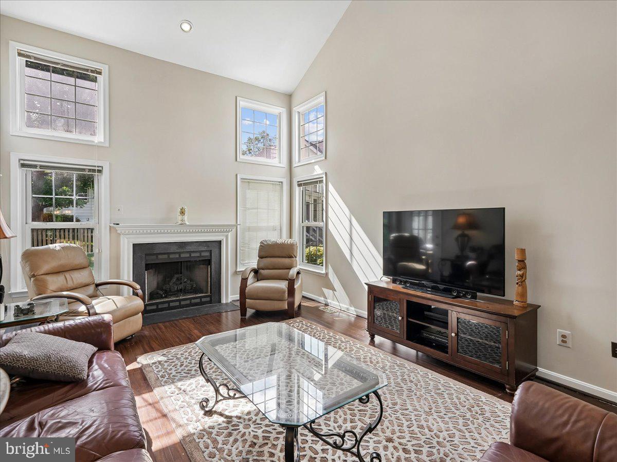 ASHBURN VILLAGE - Residential