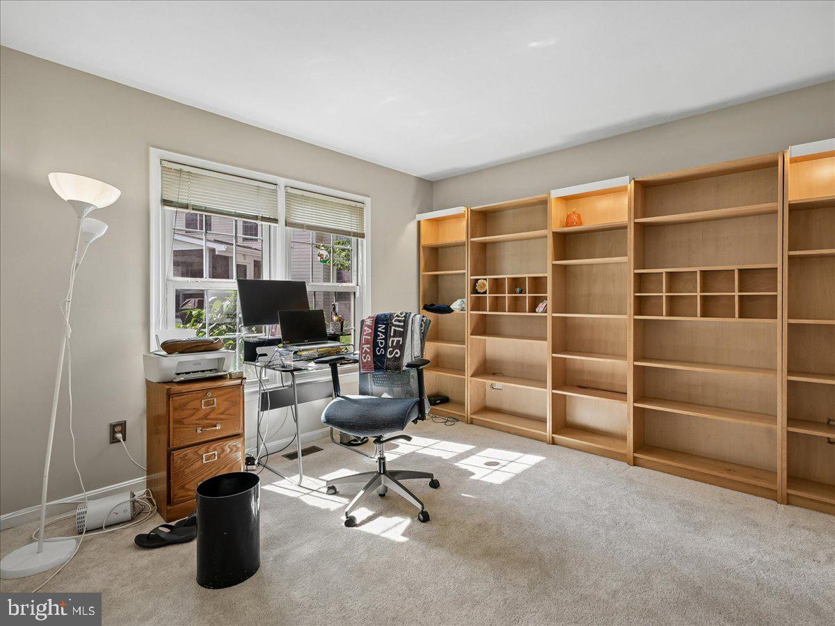 ASHBURN VILLAGE - Residential