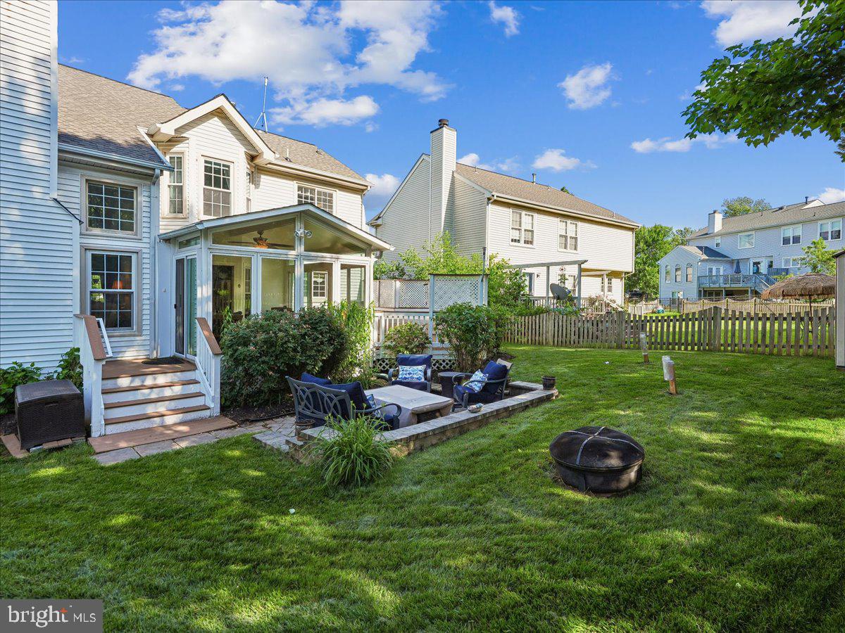ASHBURN VILLAGE - Residential