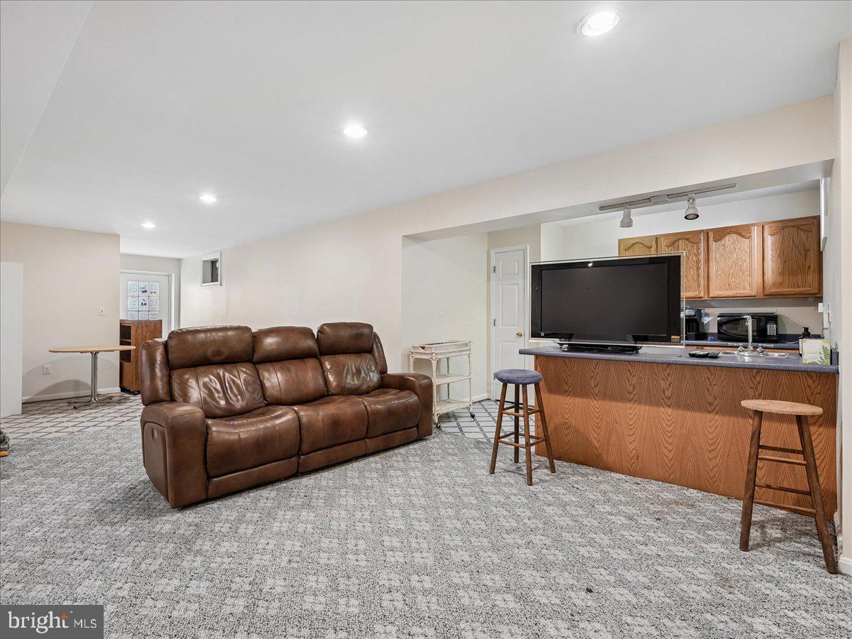 ASHBURN VILLAGE - Residential