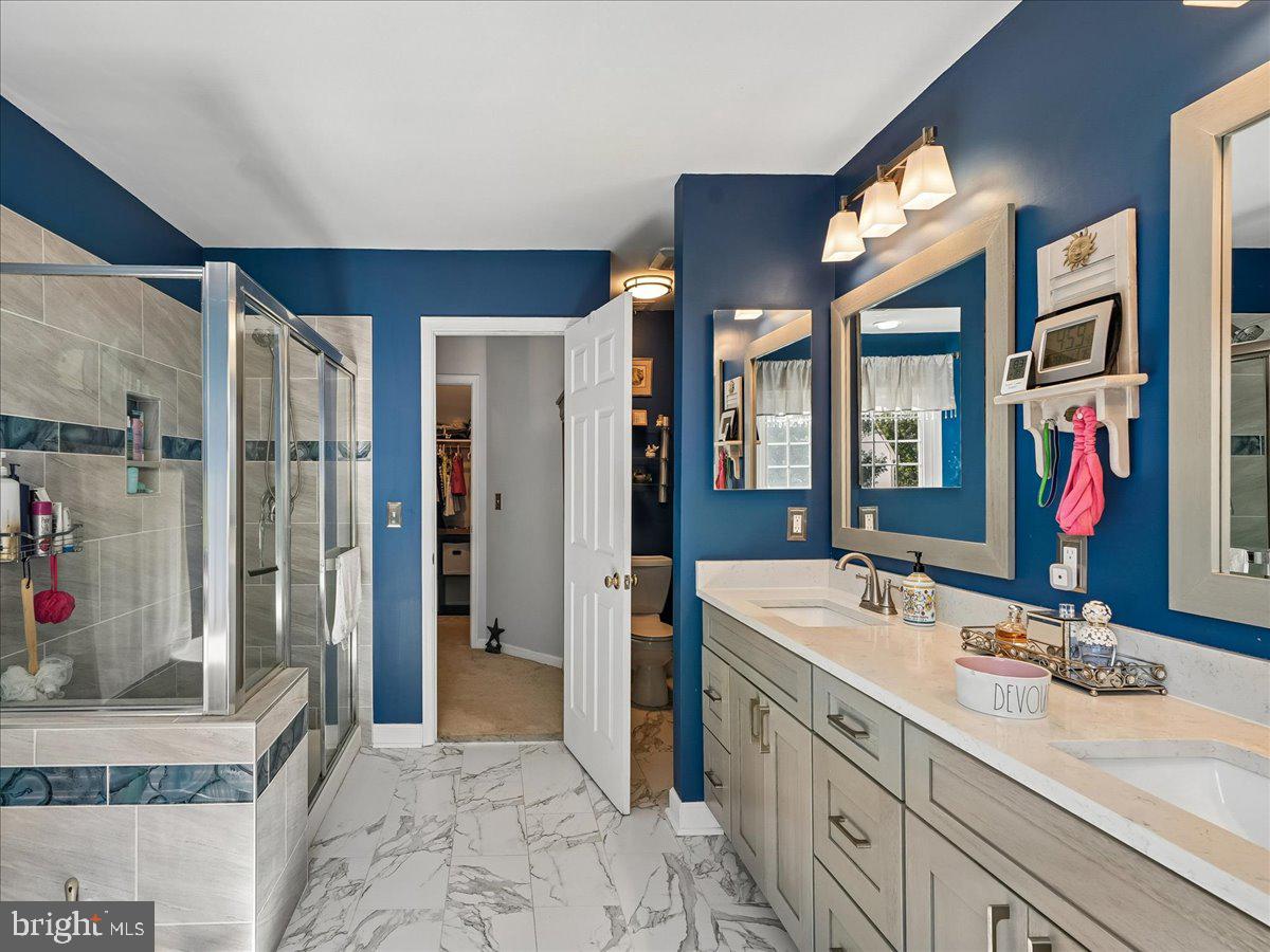 ASHBURN VILLAGE - Residential