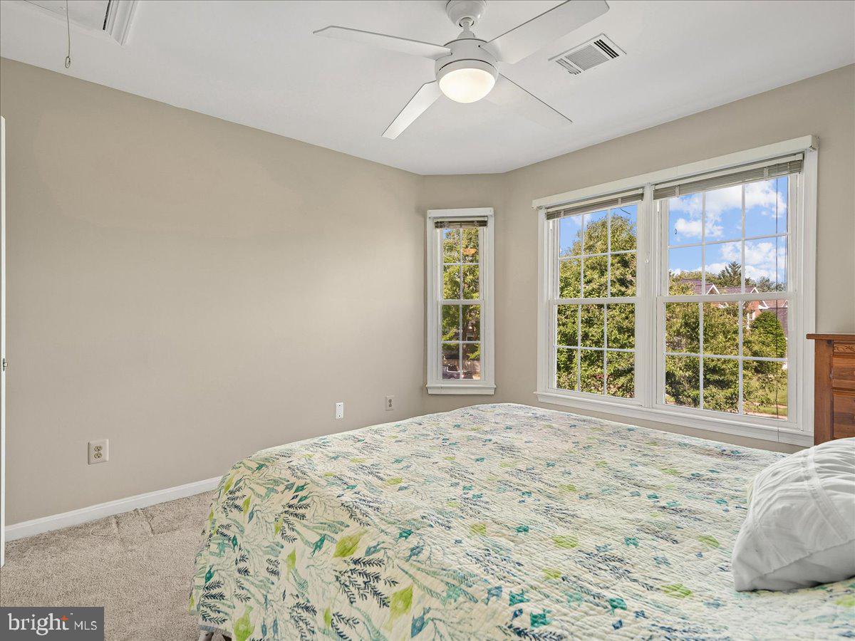 ASHBURN VILLAGE - Residential