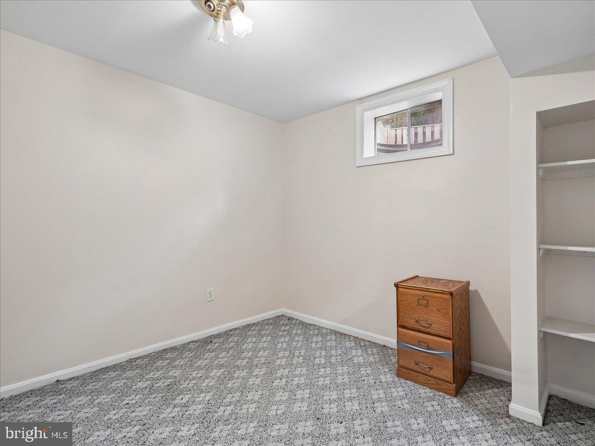 ASHBURN VILLAGE - Residential