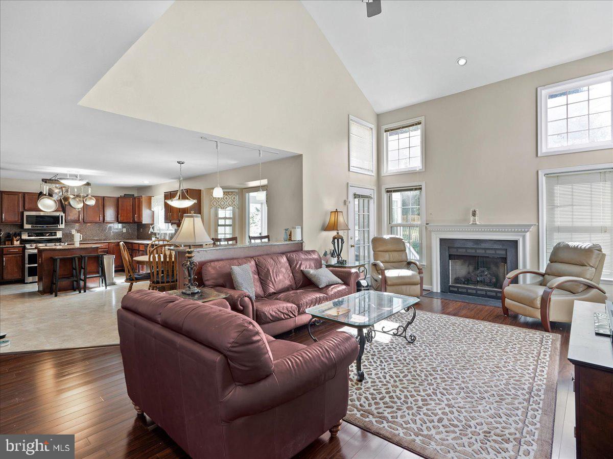 ASHBURN VILLAGE - Residential