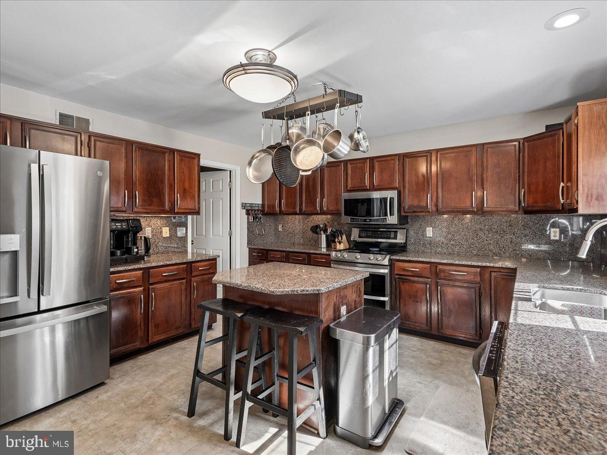 ASHBURN VILLAGE - Residential