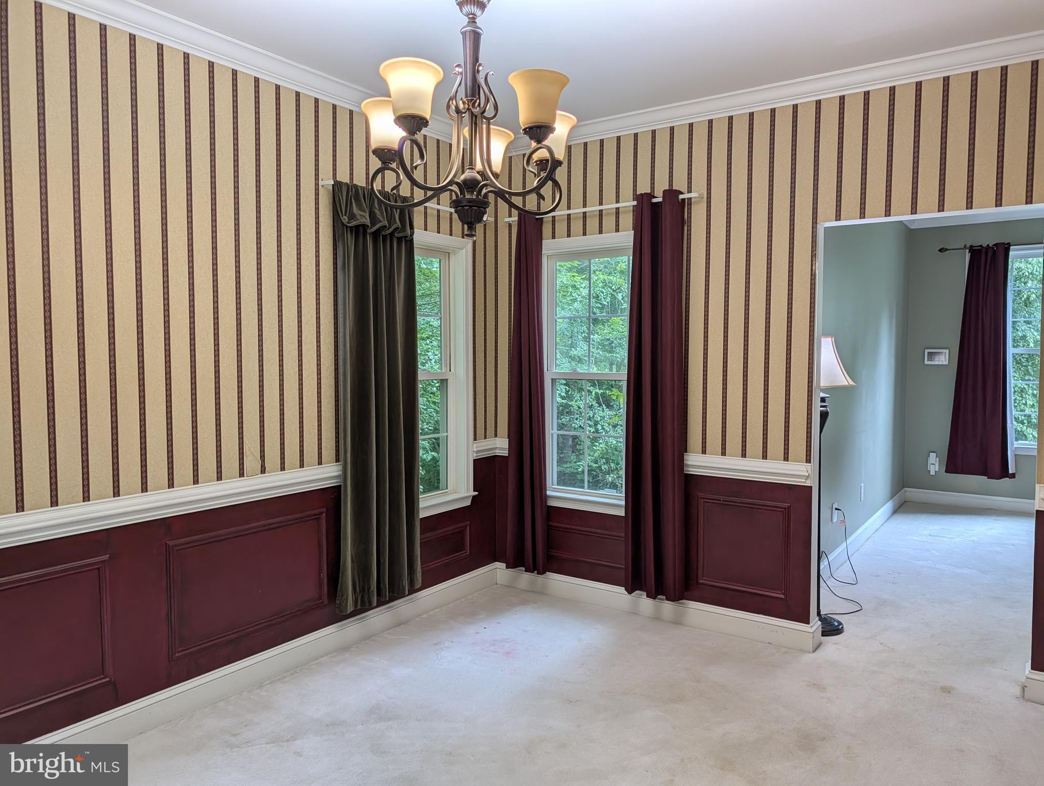 WHISPERING WOODS - Residential