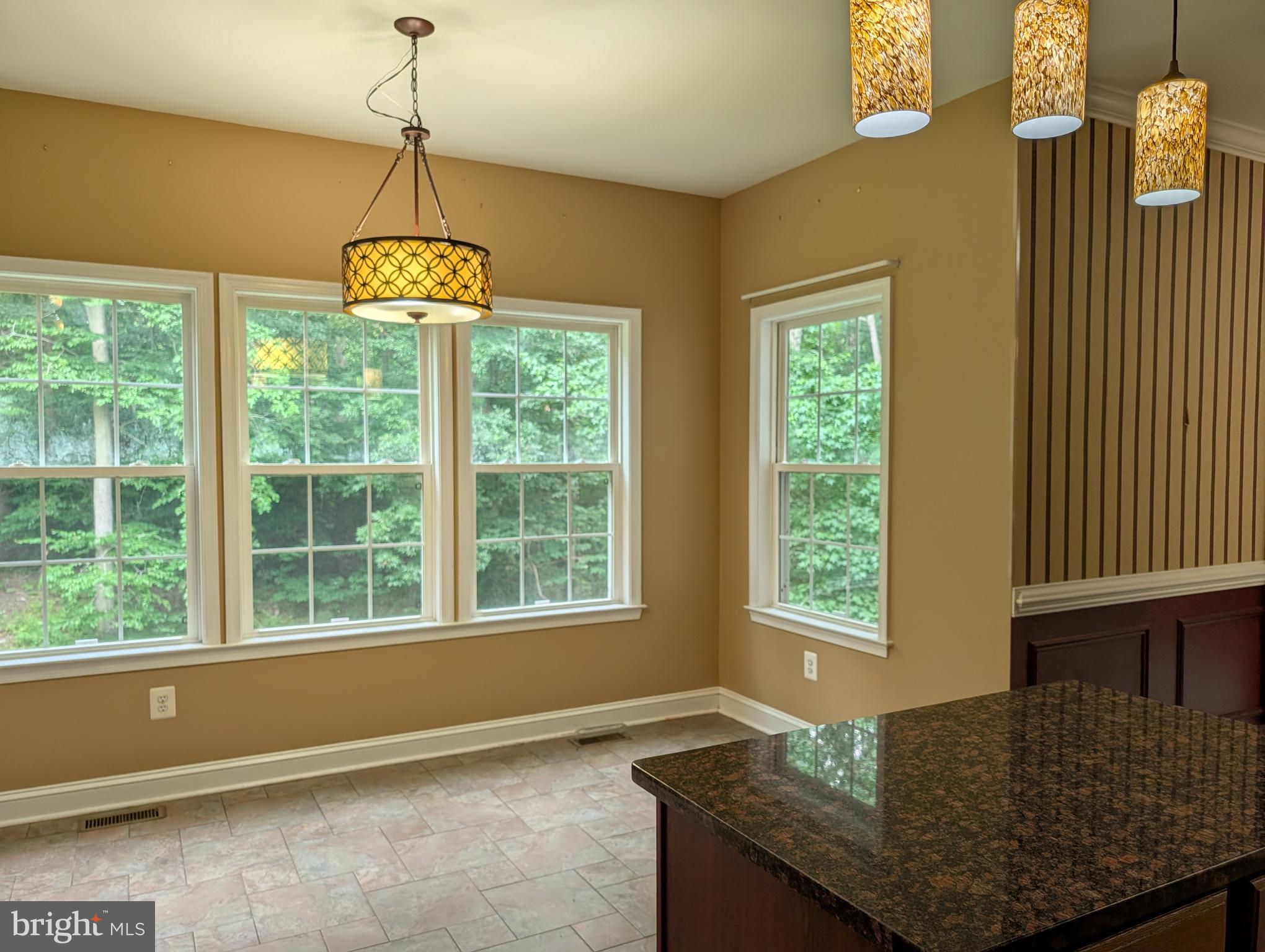 WHISPERING WOODS - Residential