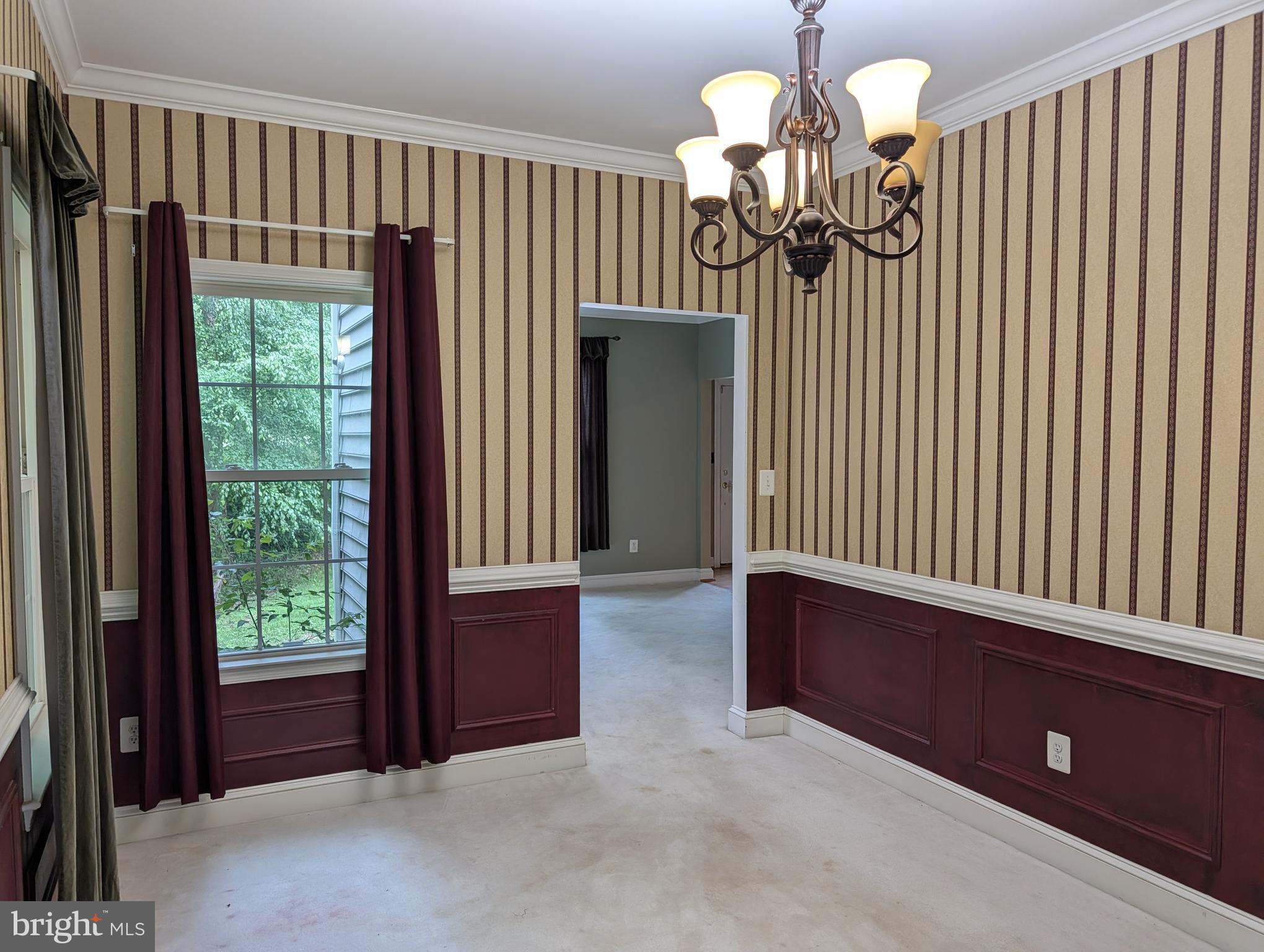 WHISPERING WOODS - Residential