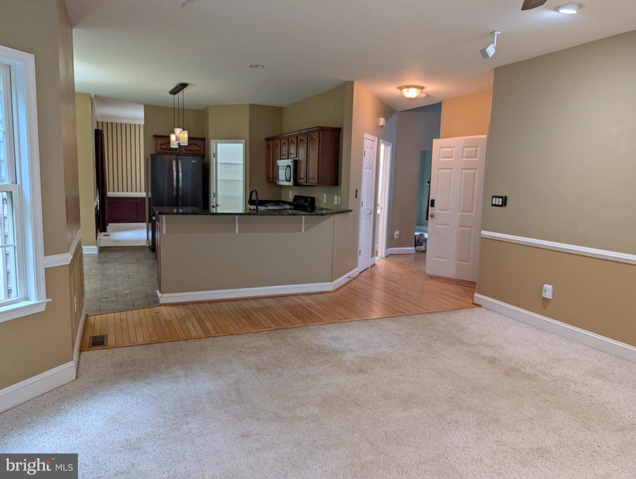 WHISPERING WOODS - Residential