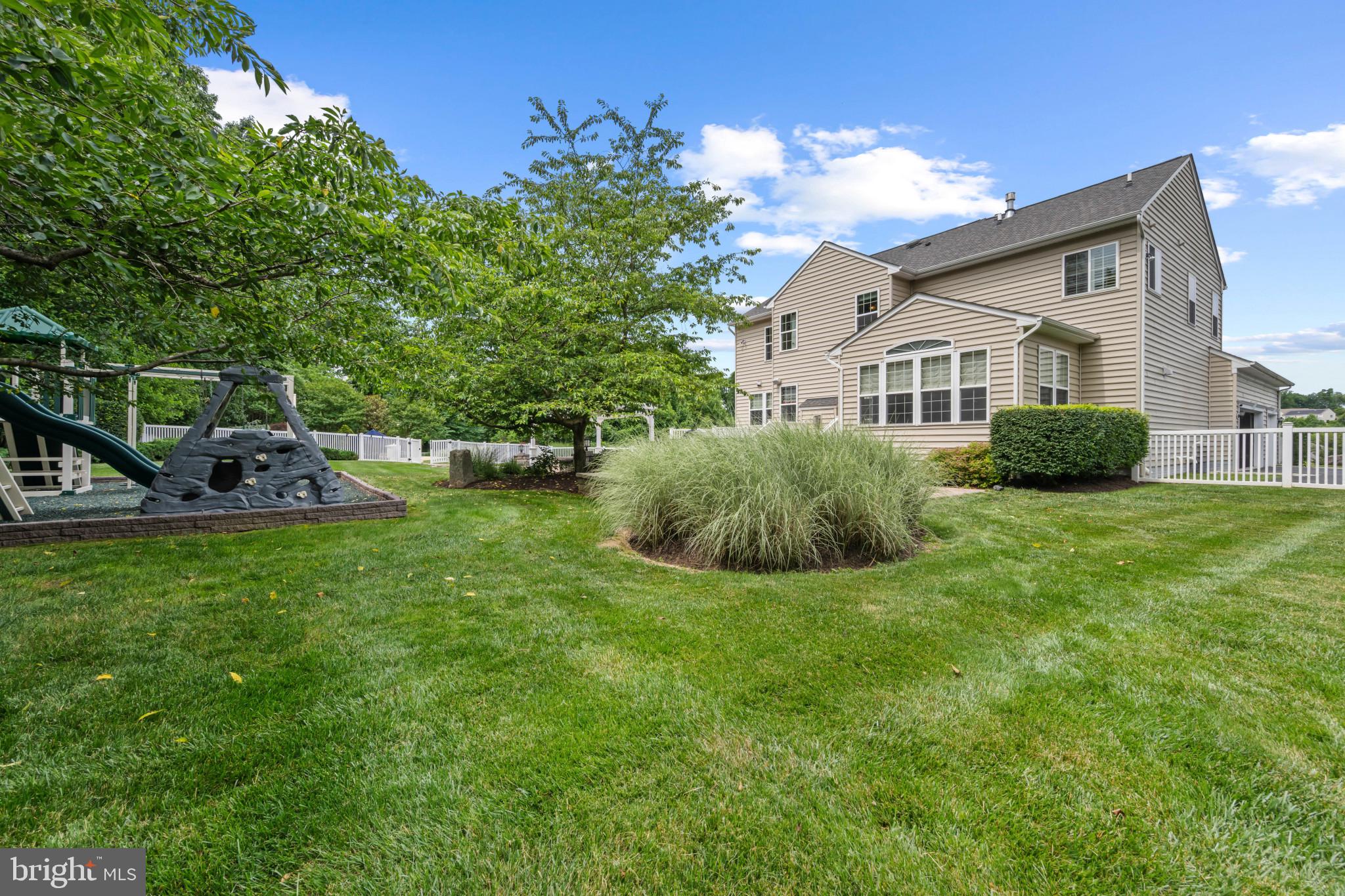 FIELDSTONE - Residential