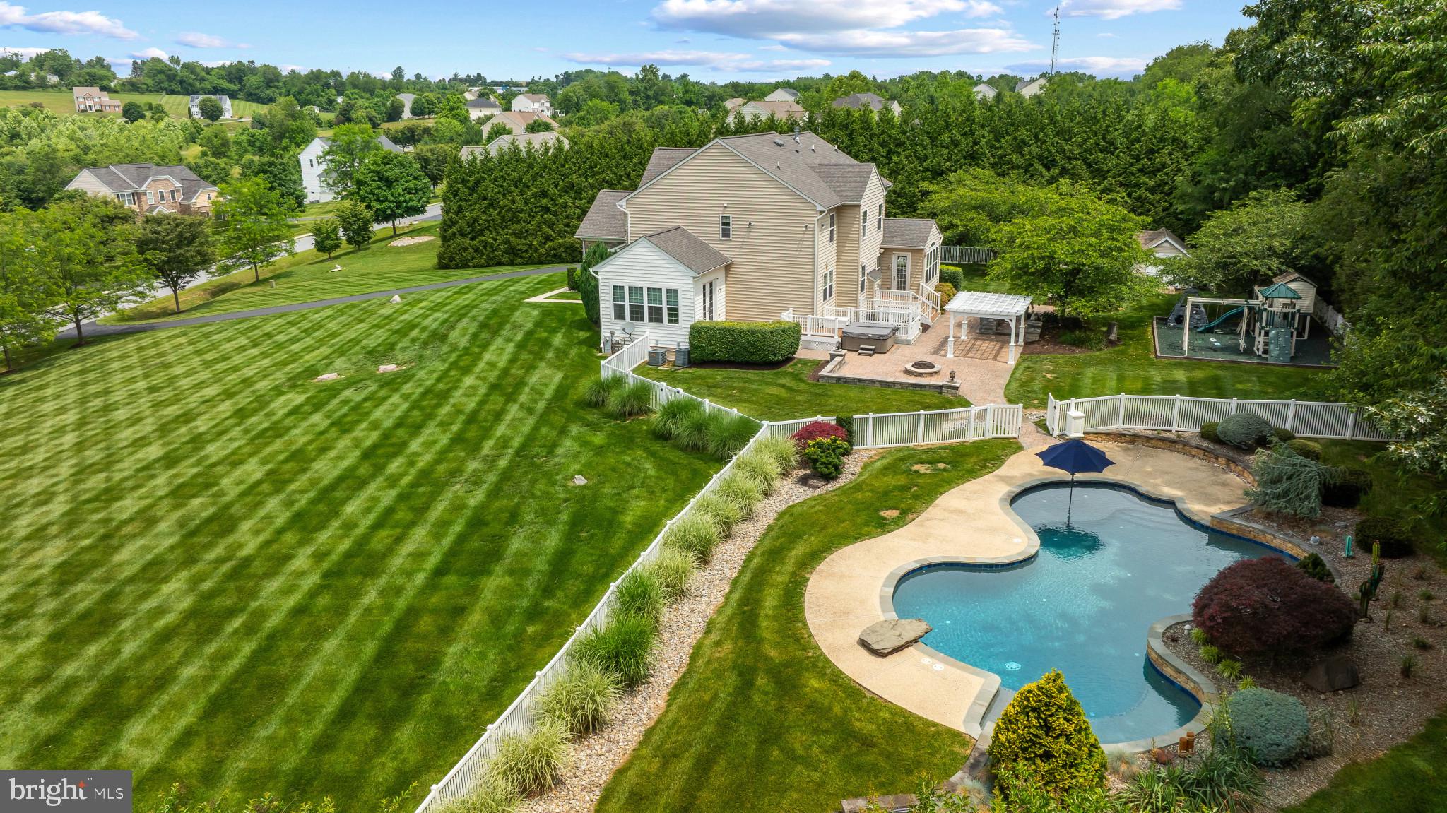 FIELDSTONE - Residential