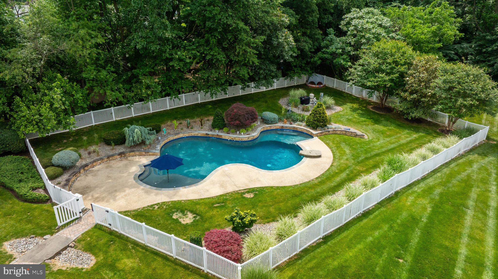 FIELDSTONE - Residential