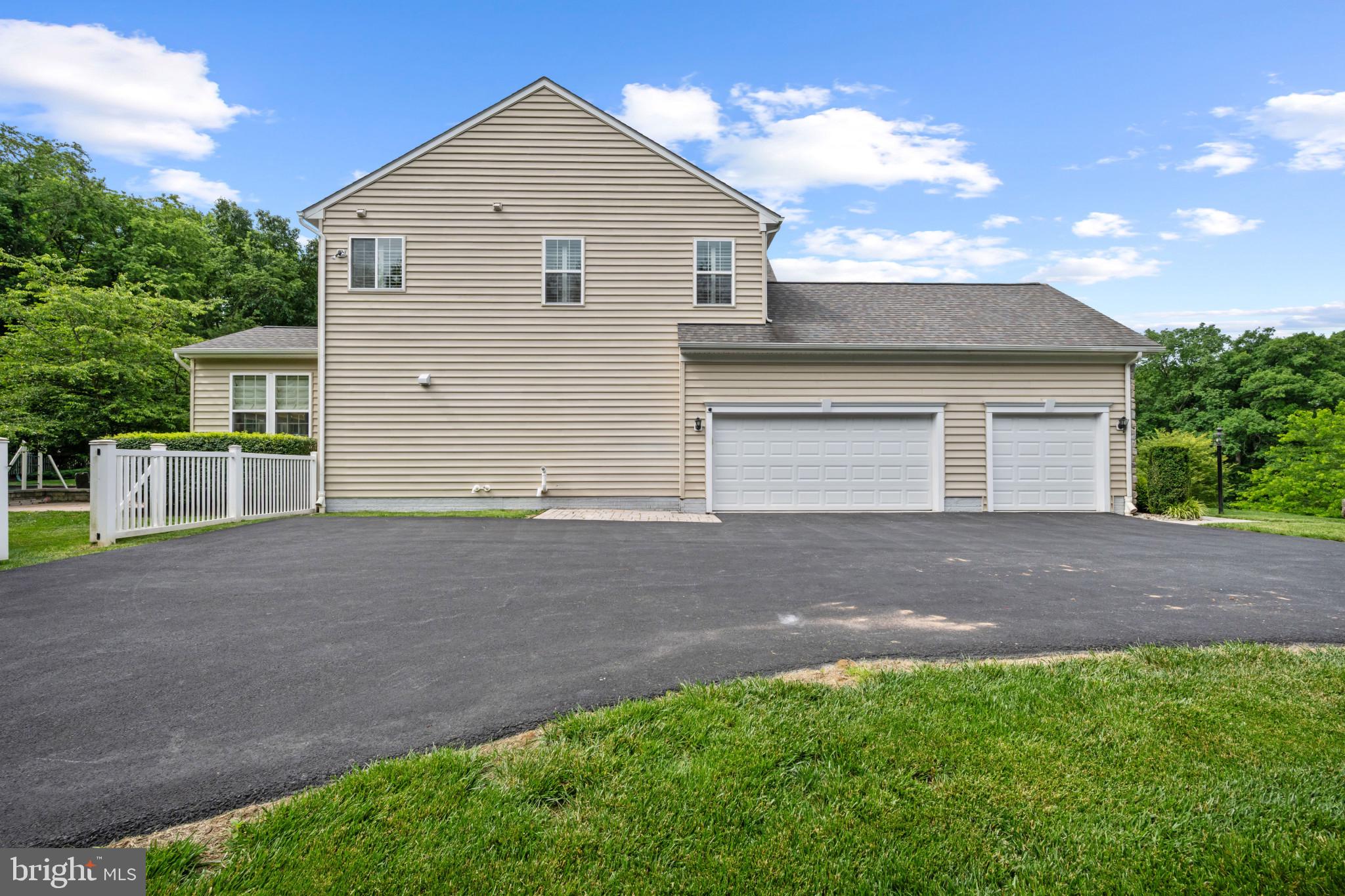 FIELDSTONE - Residential