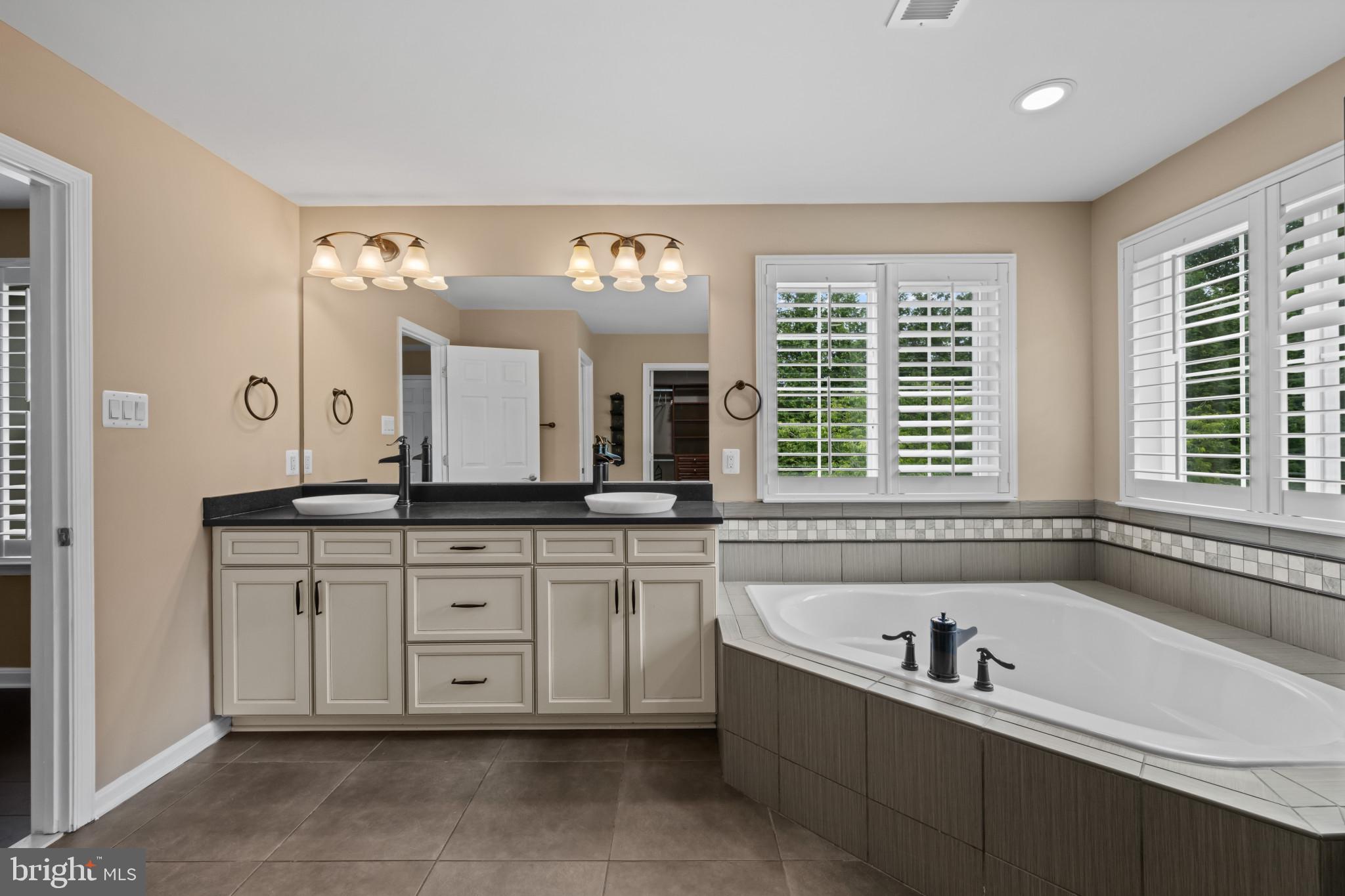 FIELDSTONE - Residential