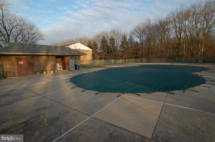 HAMPTON CROSSING - Residential
