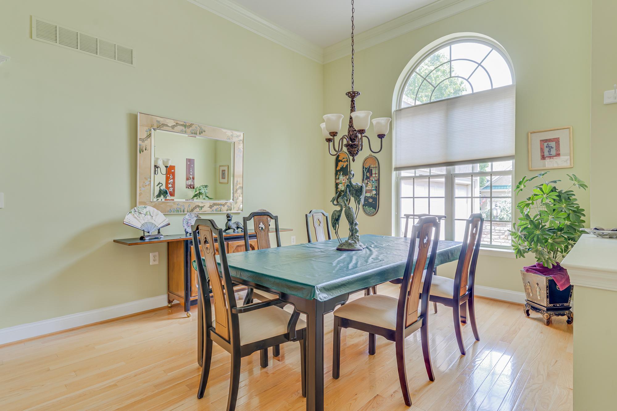 HERITAGE CR ESTS - Residential