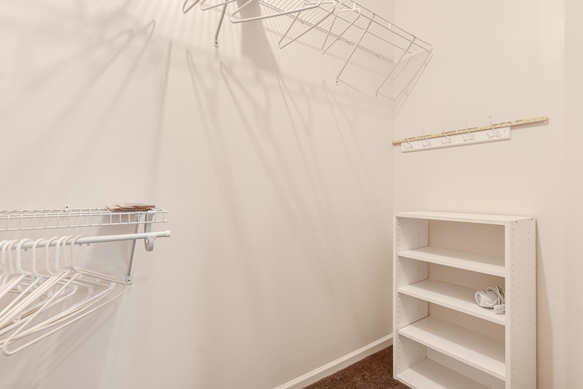 HERITAGE CR ESTS - Residential