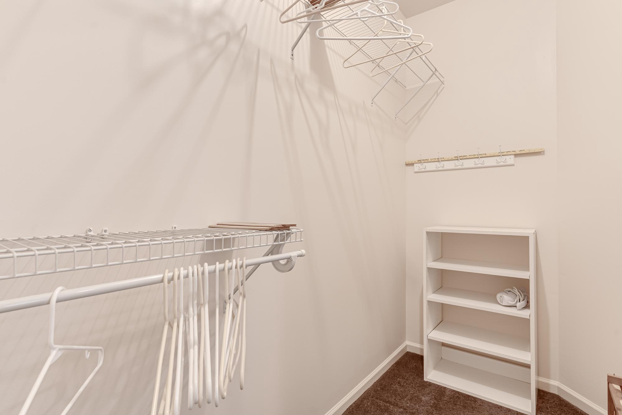 HERITAGE CR ESTS - Residential